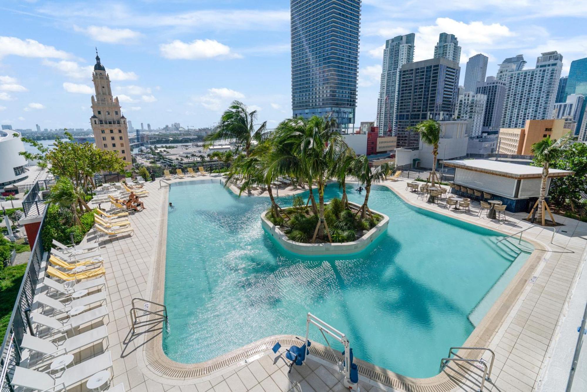 New Luxurious Floor 35th - Miami's Heart Miami