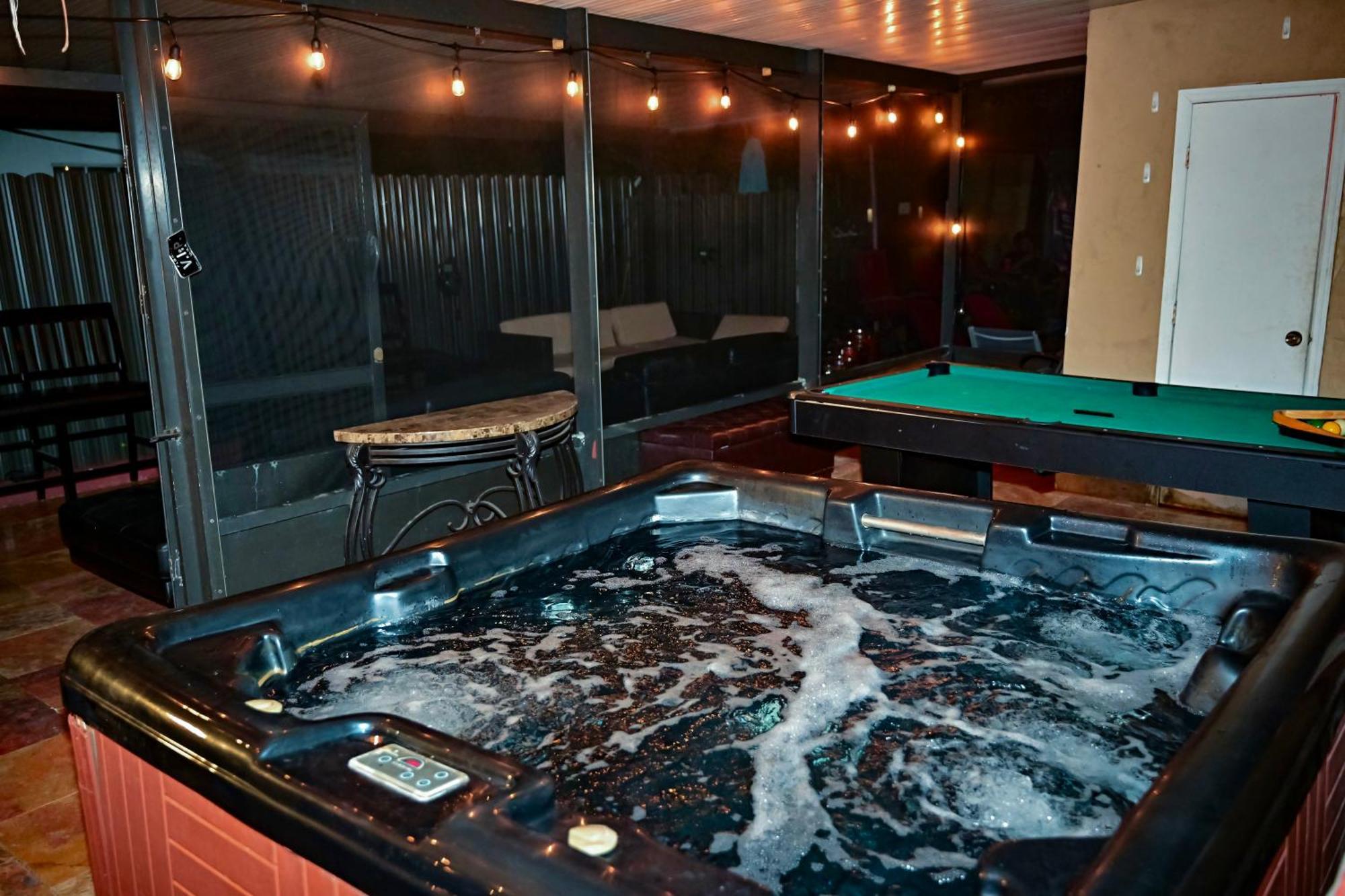 Luxury 5 Minutes From Stadium *