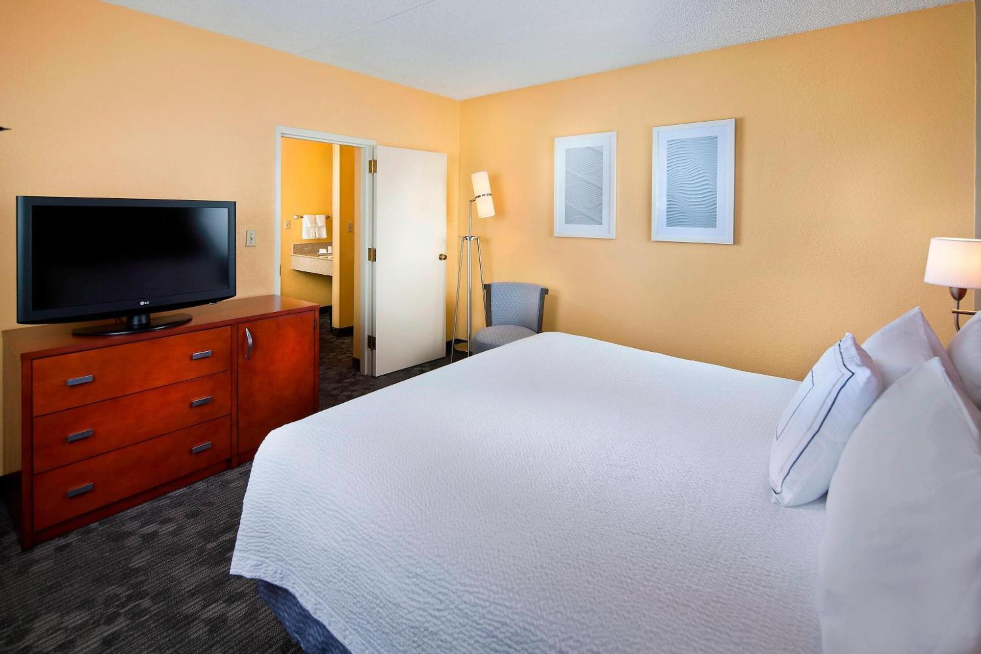 Courtyard Miami Airport West 3* Doral