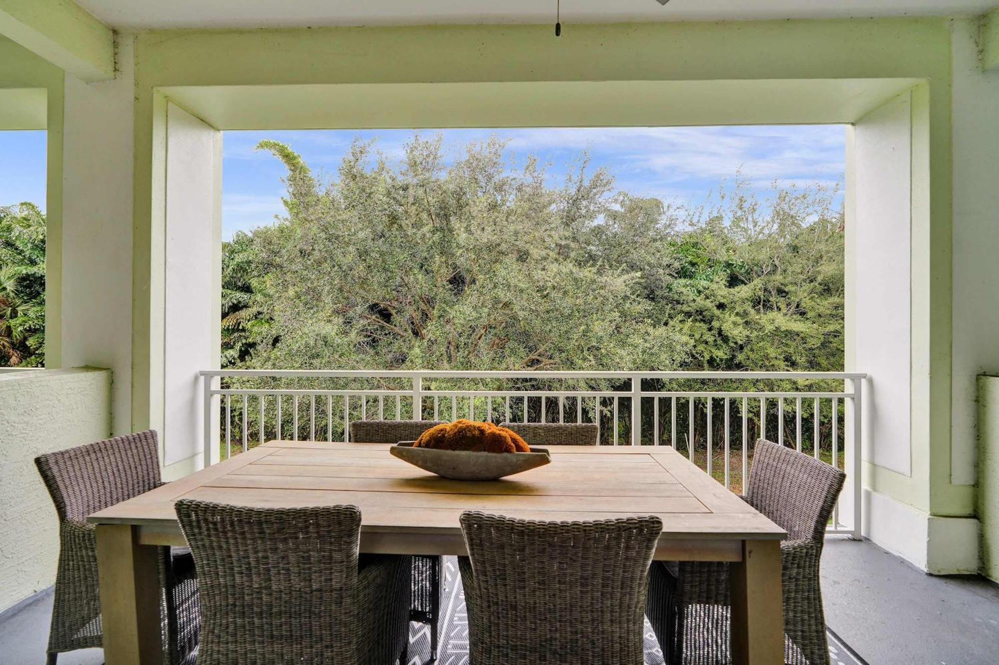 Vista-2 Story W 3bdrms & Golf View Holiday home Miami