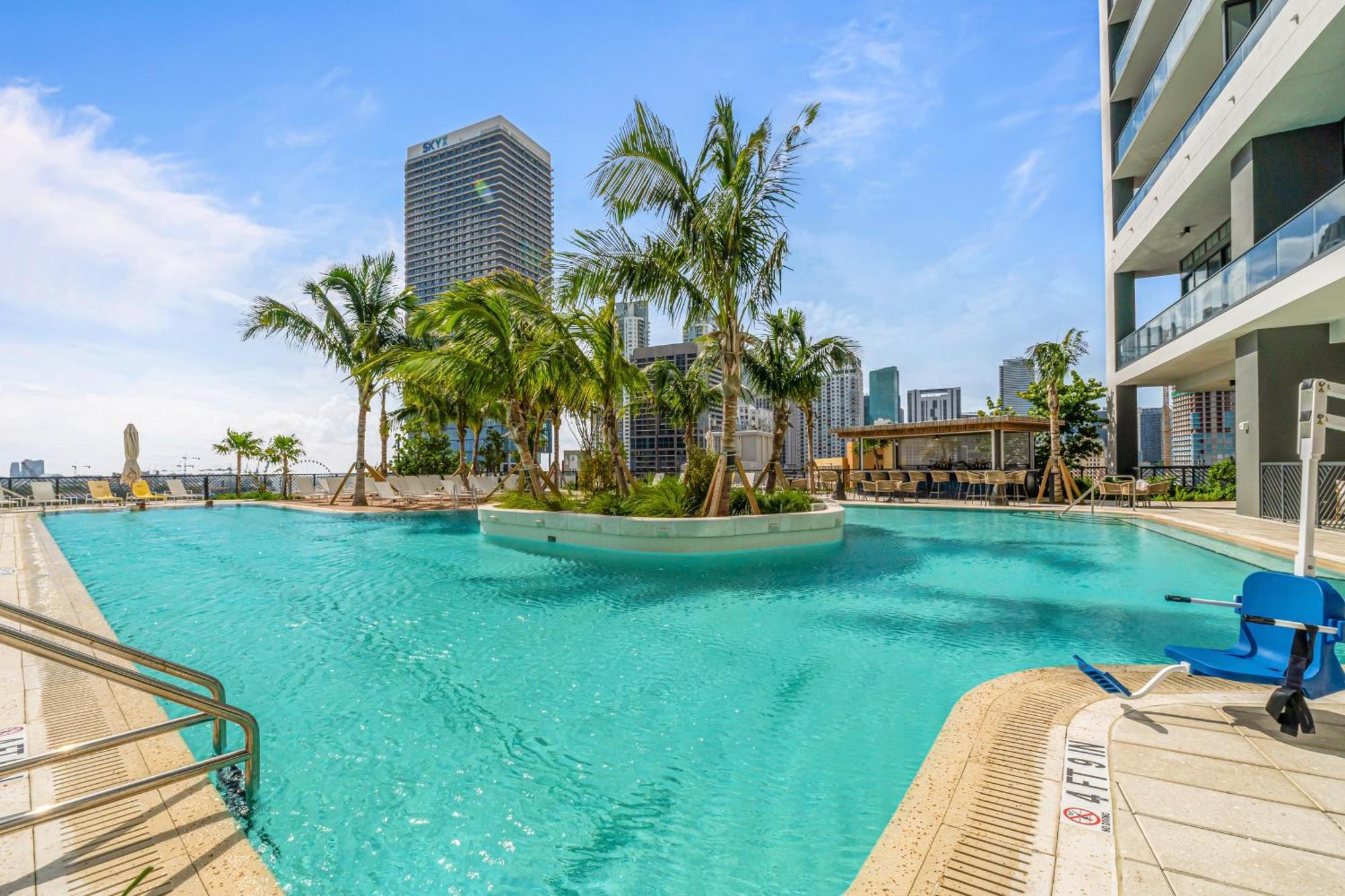 Free Parking! Ph Luxury 3br In Downtown