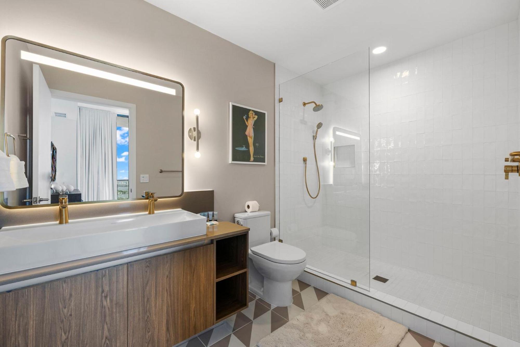 Free Parking! Ph Luxury 3br In Downtown Apartment *