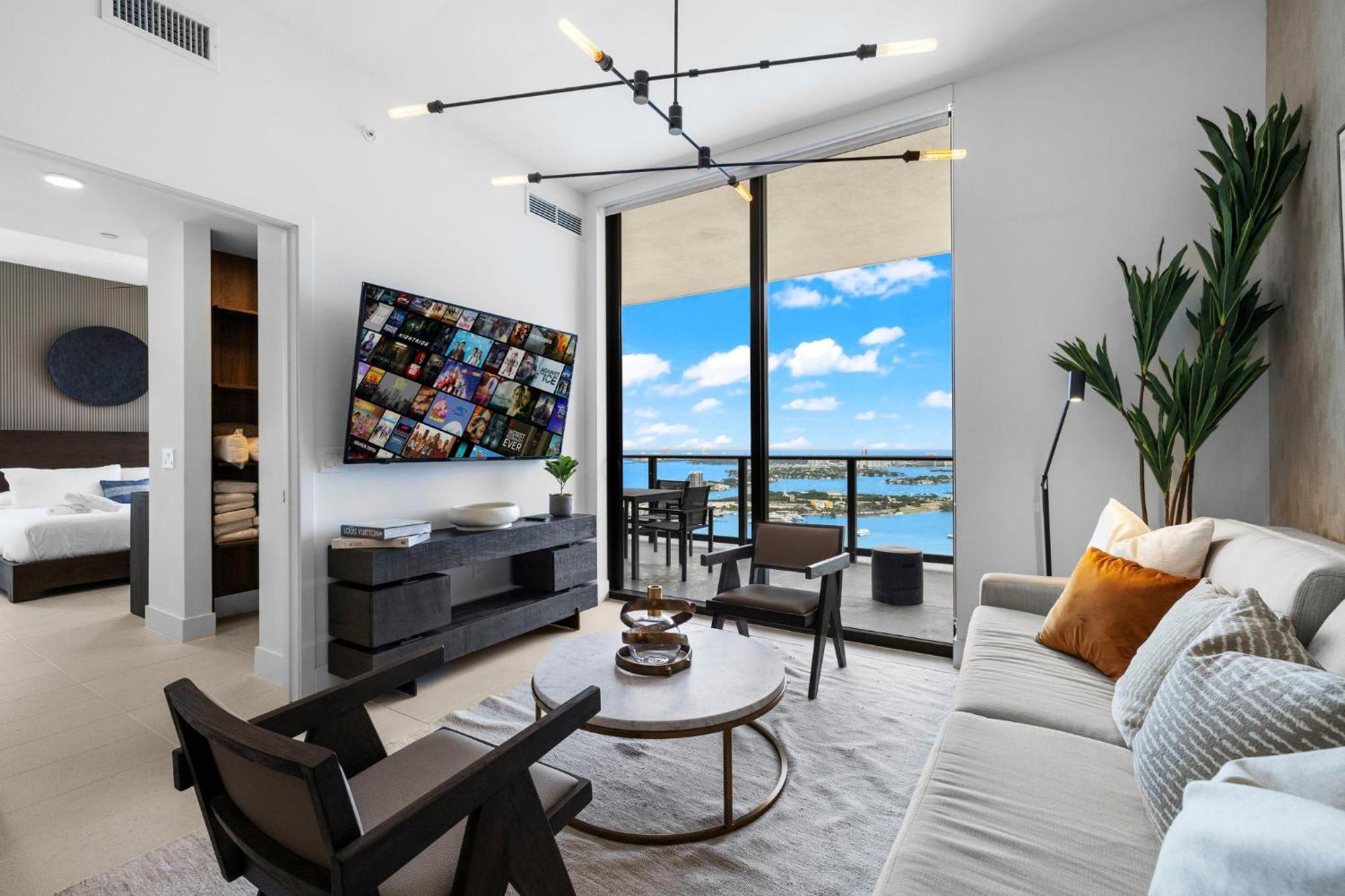 Free Parking! Ph Luxury 3br In Downtown Apartment