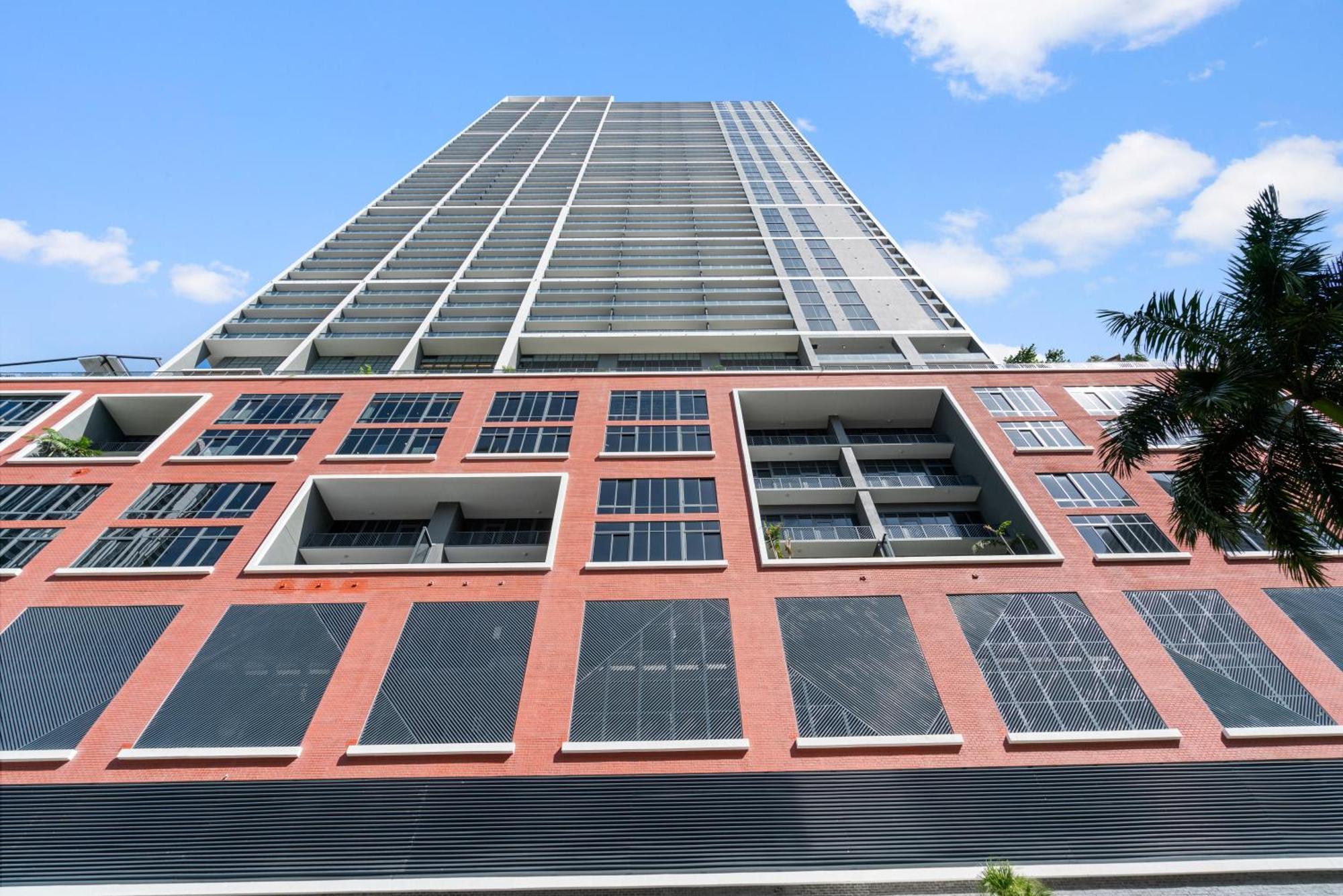 New Luxury 26th Floor In The Heart Of Apartment *