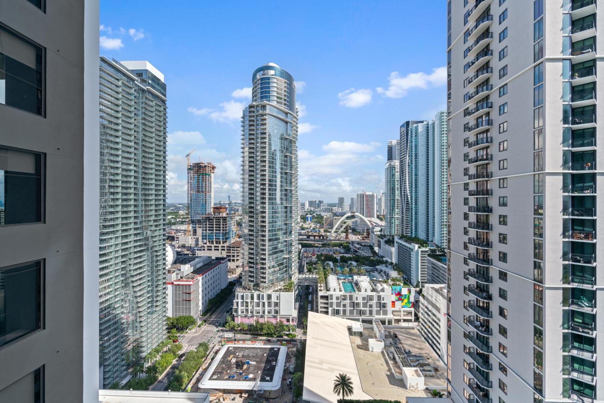 New Luxury 26th Floor In The Heart Of Miami