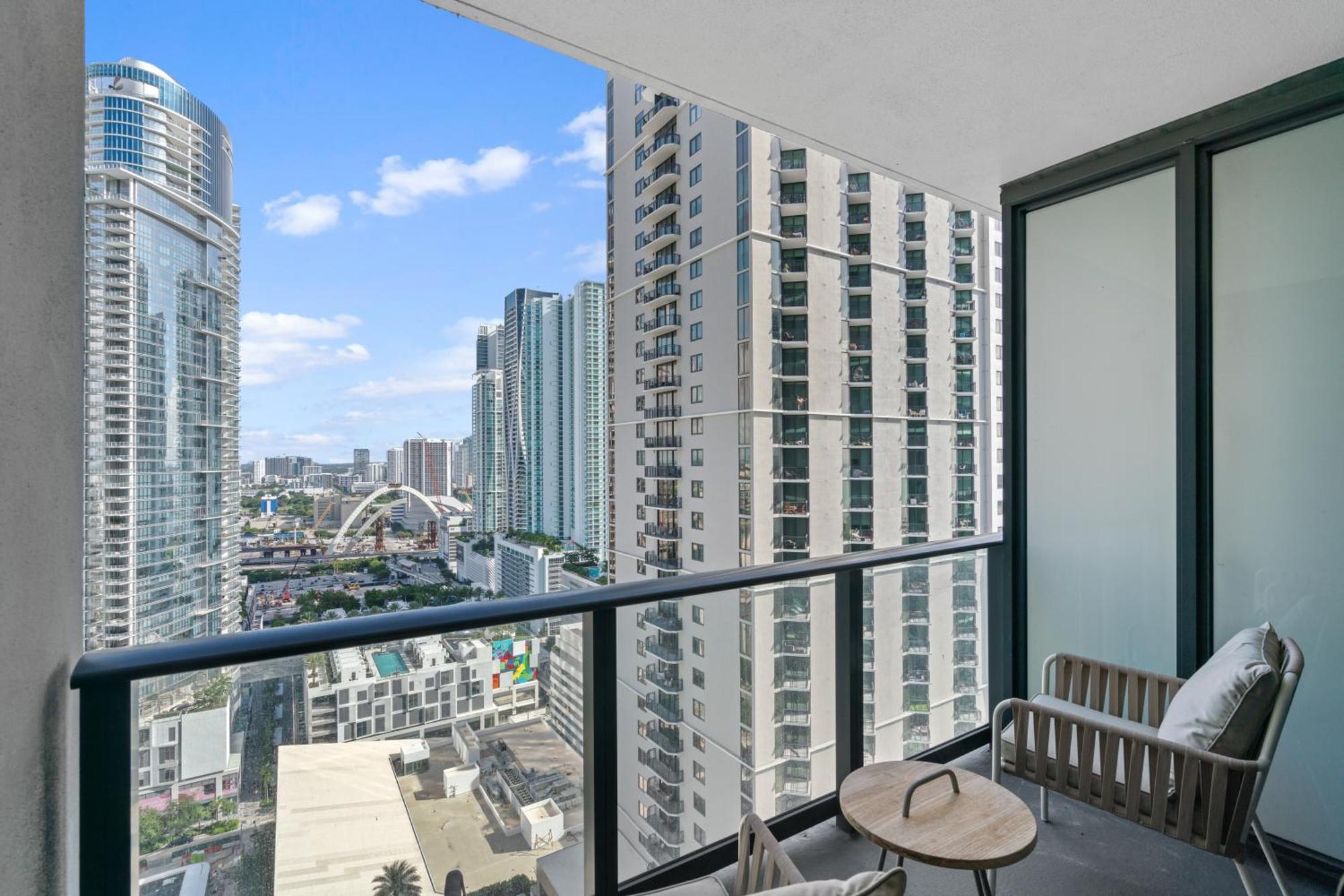 New Luxury 26th Floor In The Heart Of * Miami