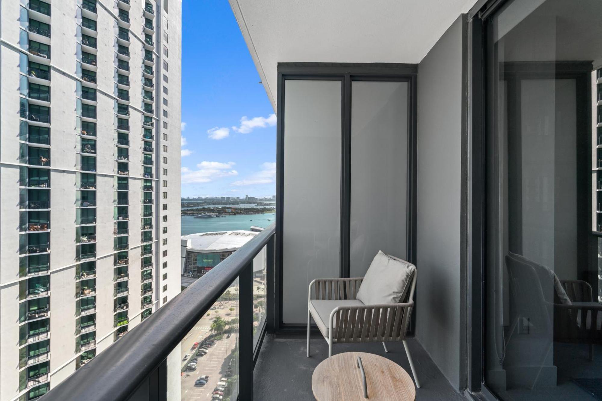 New Luxury 26th Floor In The Heart Of * Miami
