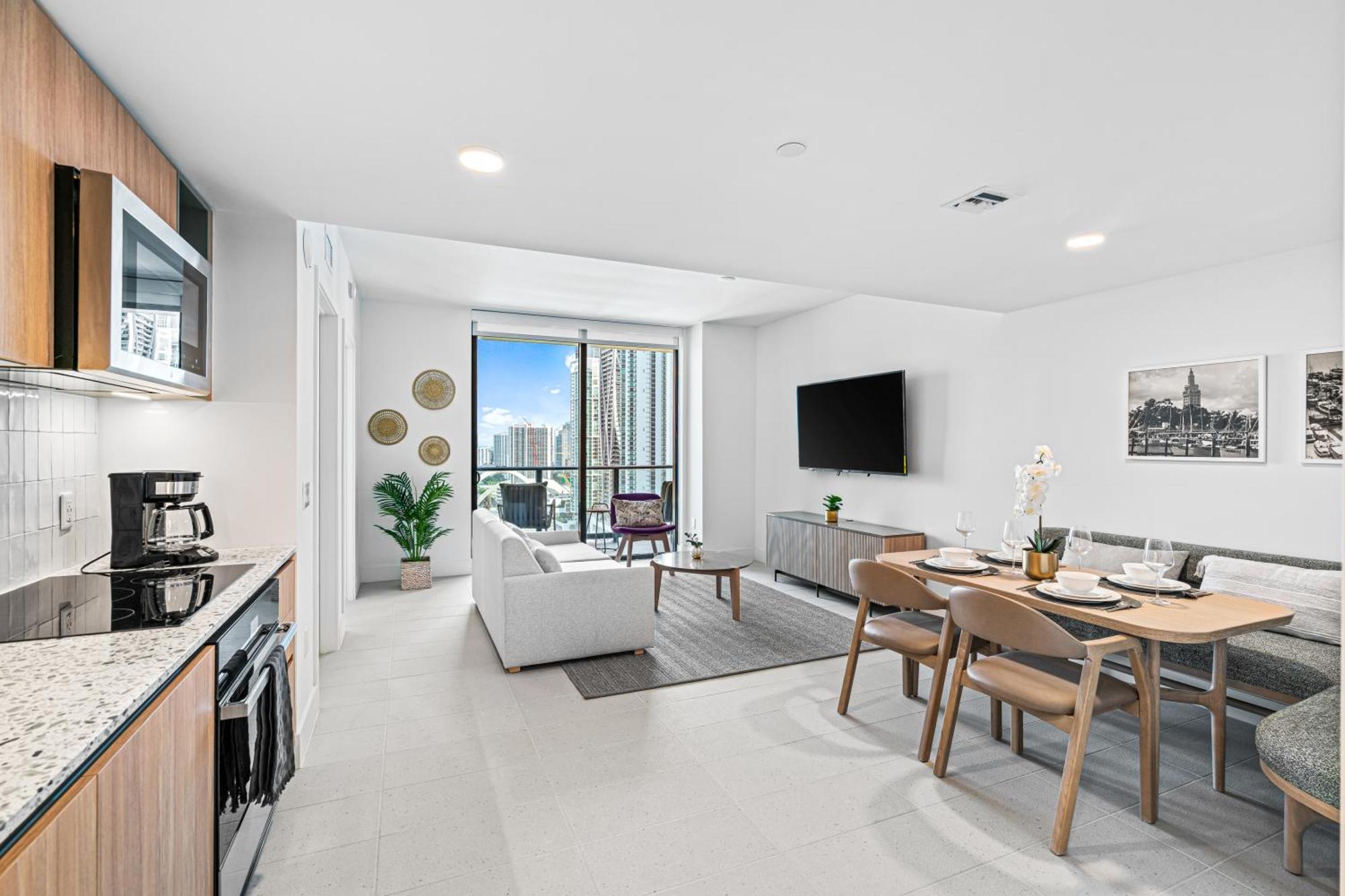 New Luxury 26th Floor In The Heart Of Apartment