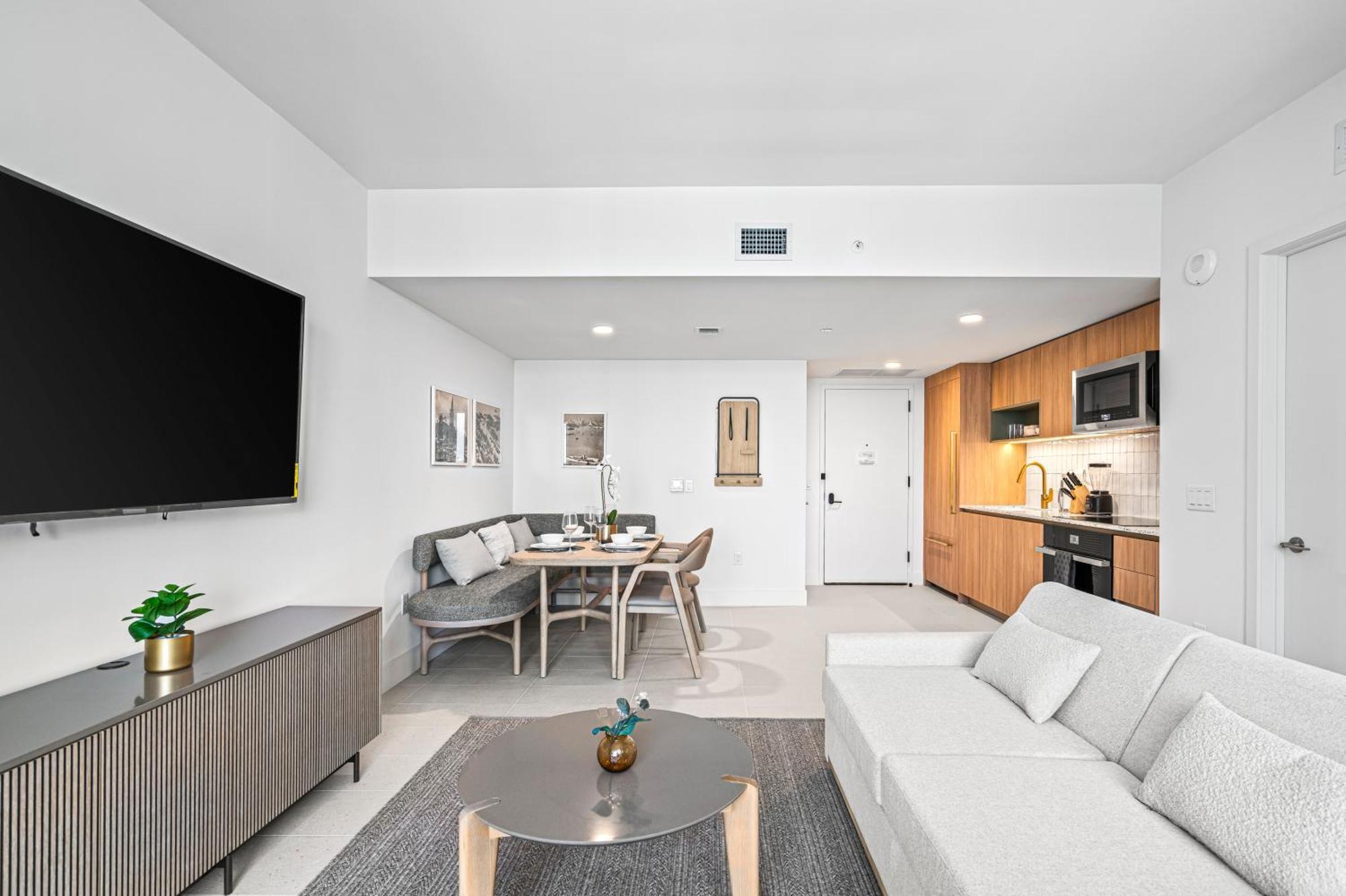 Apartment New Luxury 26th Floor In The Heart Of *