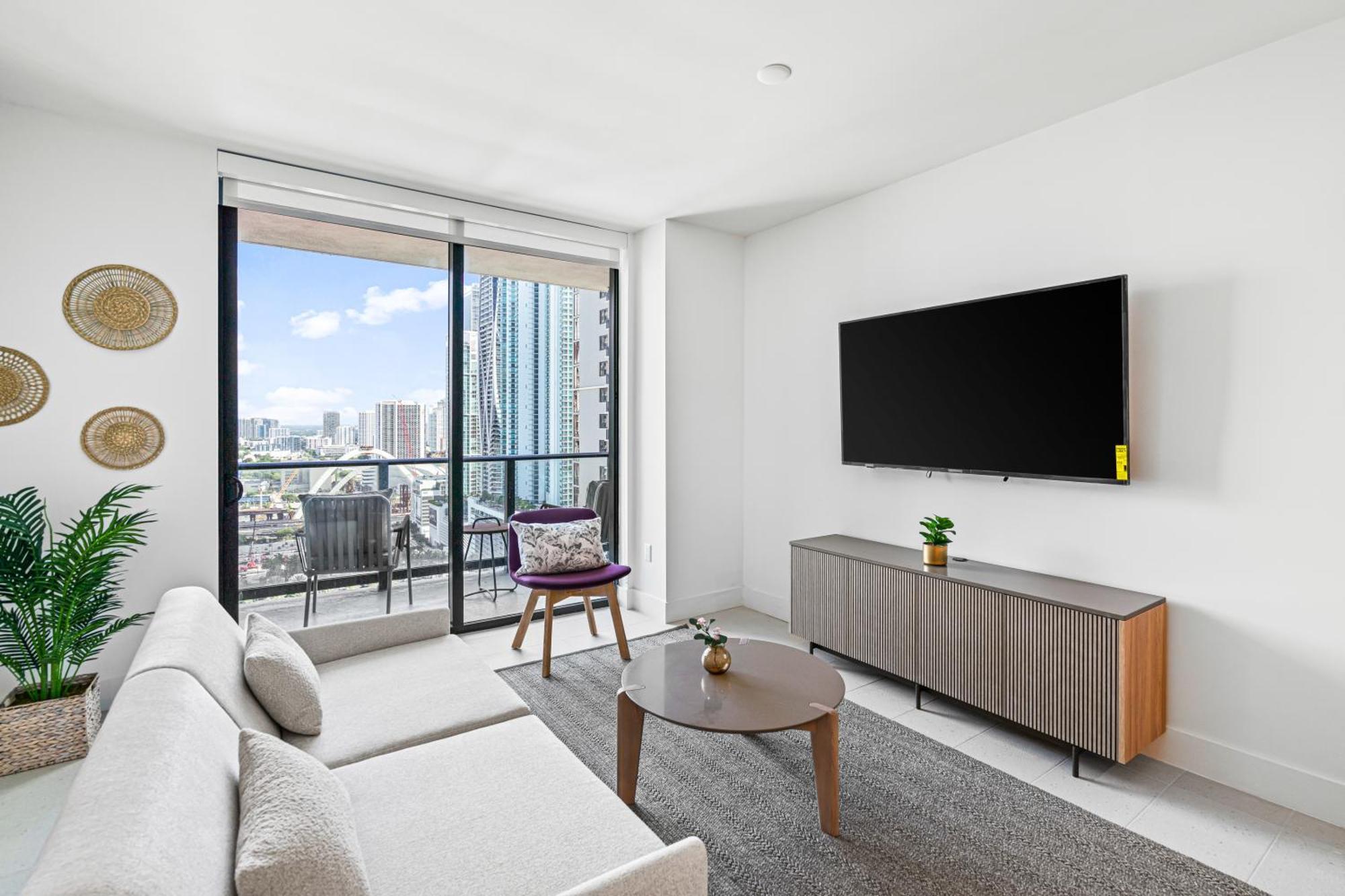 New Luxury 26th Floor In The Heart Of