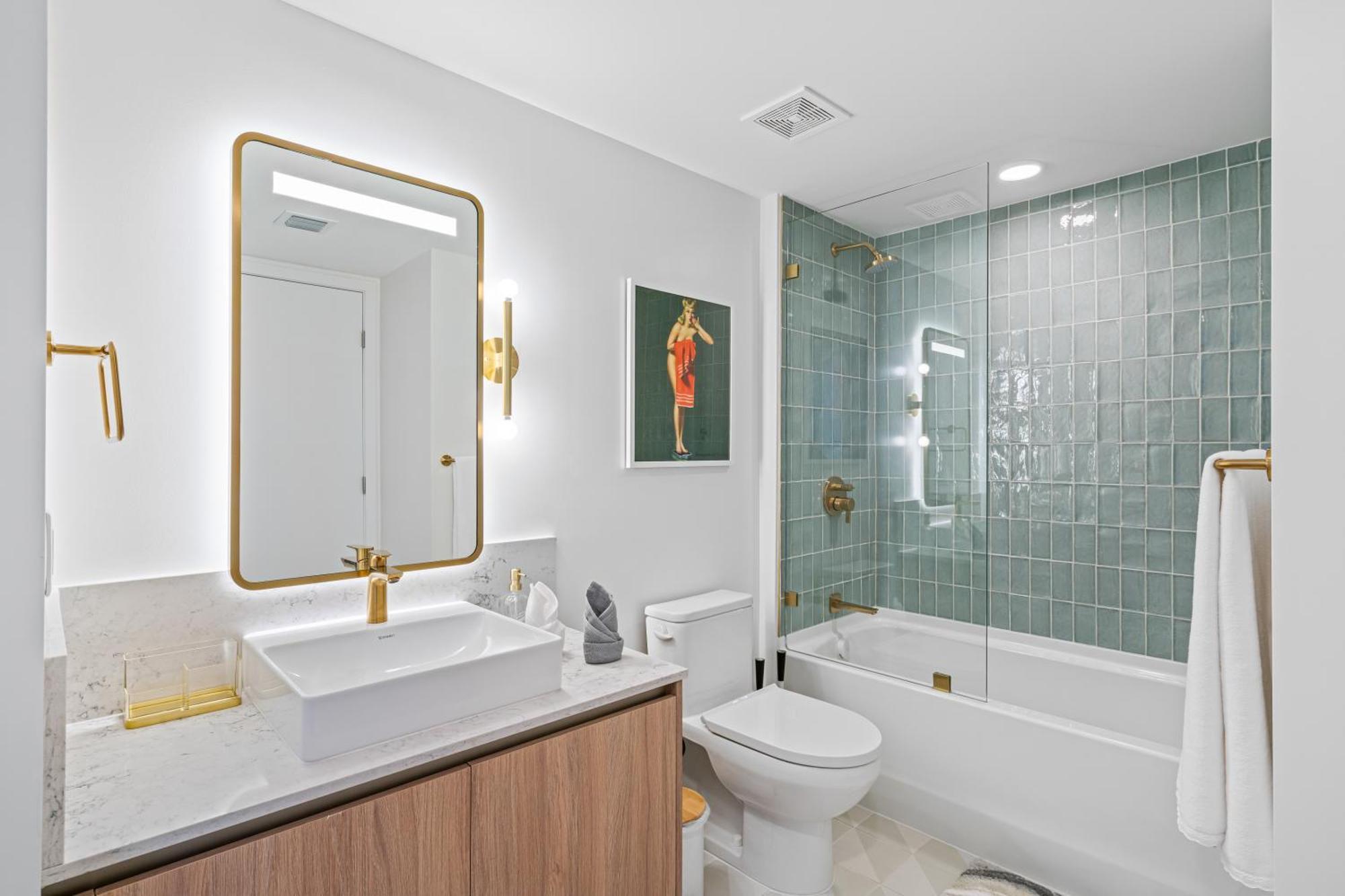 New Luxury 26th Floor In The Heart Of Apartment *