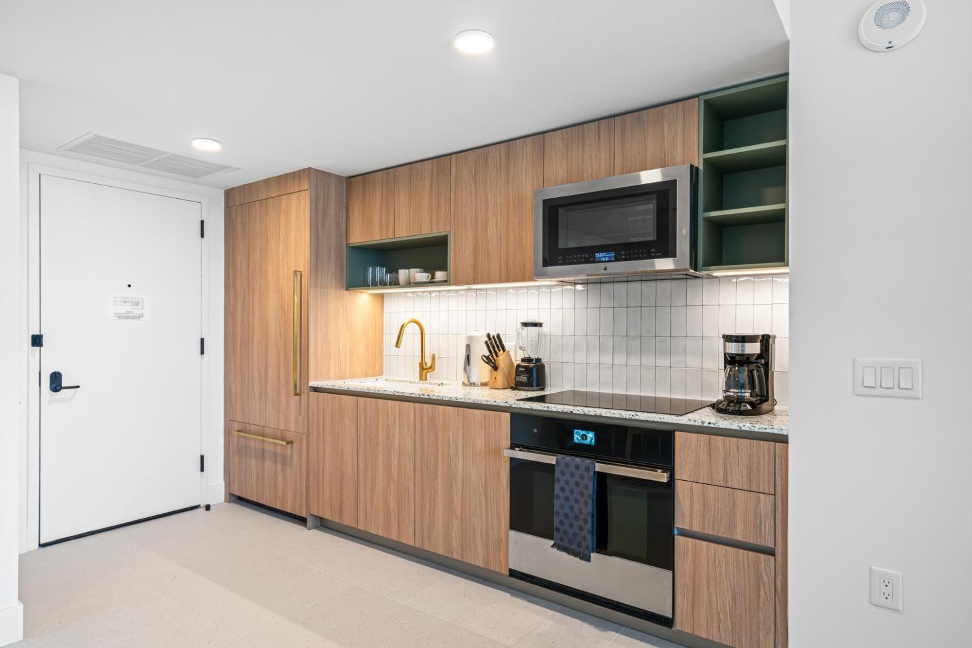 New Luxury 26th Floor In The Heart Of