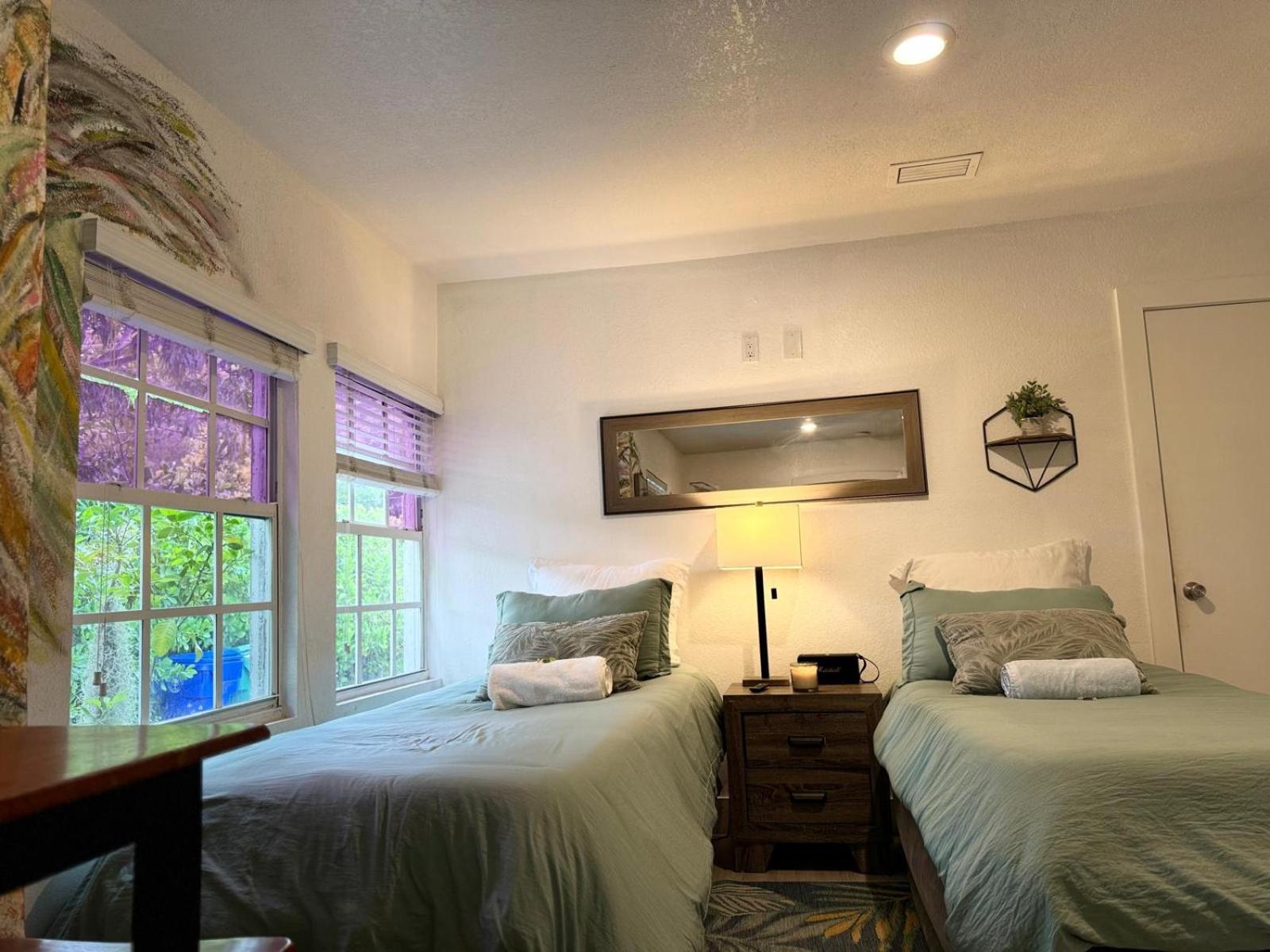 House 2 Bedrooms Couchbed Location Private Parking, Laundry, Storage For Luggage Miami