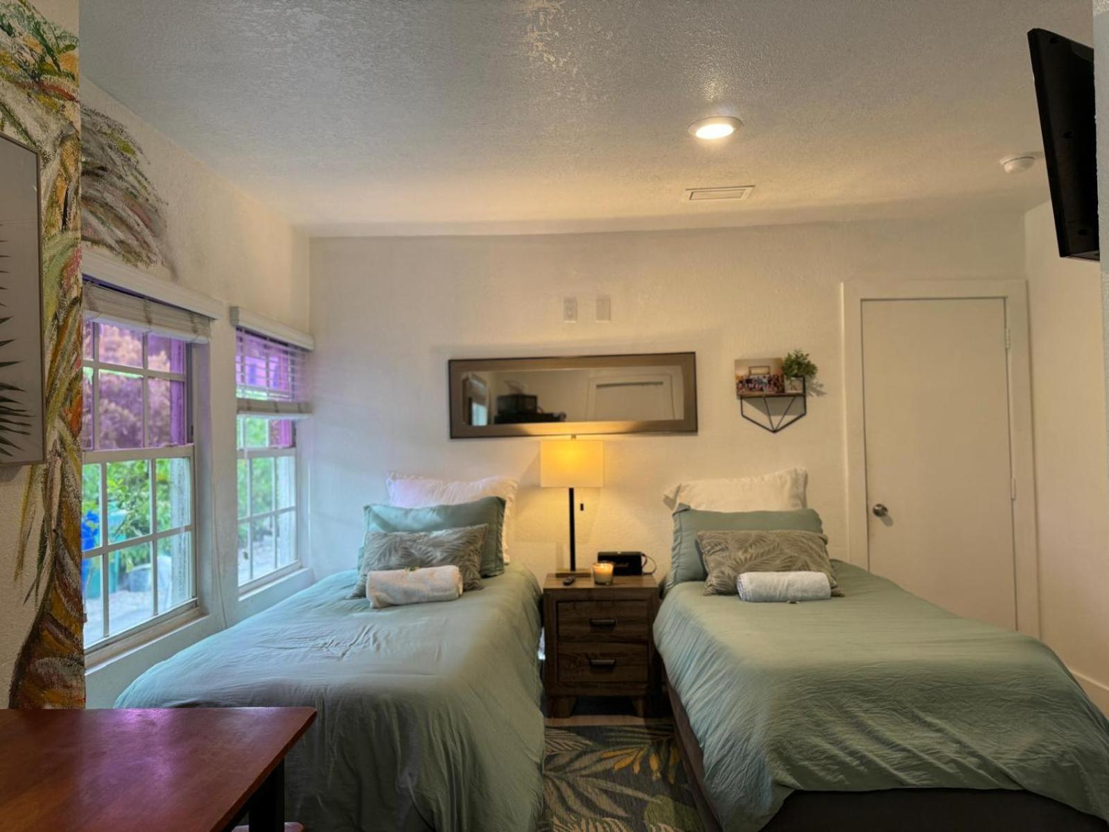 House 2 Bedrooms Couchbed Location Private Parking, Laundry, Storage For Luggage Miami