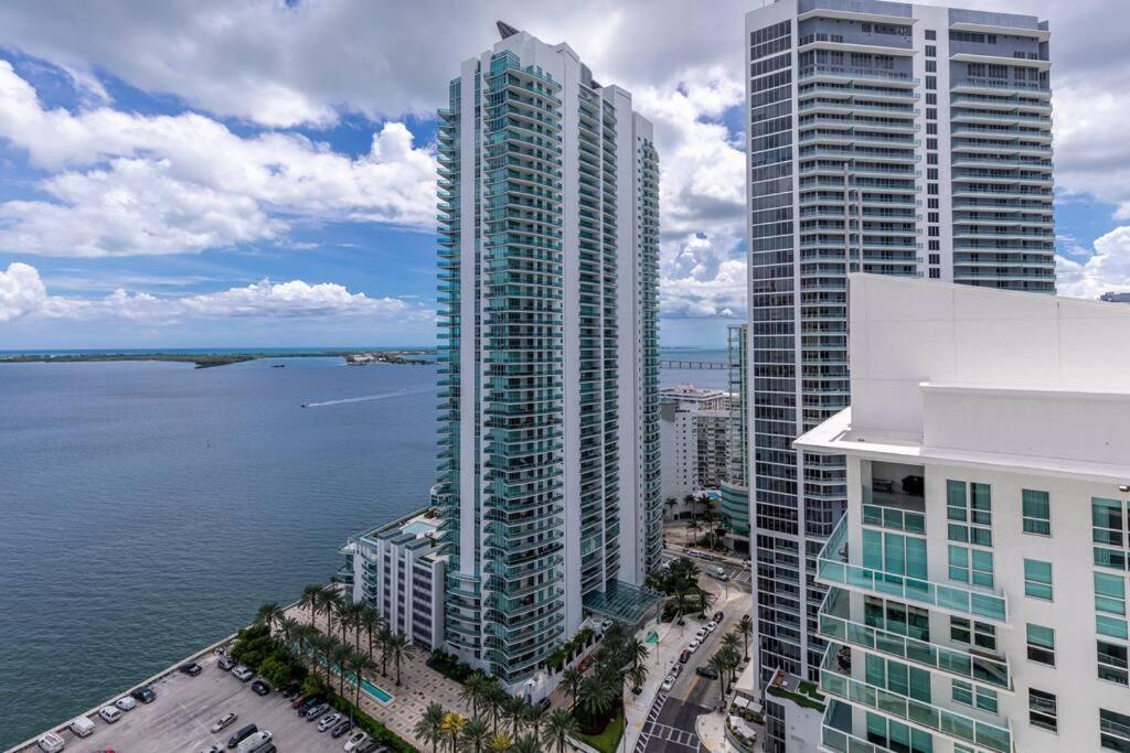 Spacious 29th Floor 1 Bed 1 Bth Brickell Ocean View Apartment *
