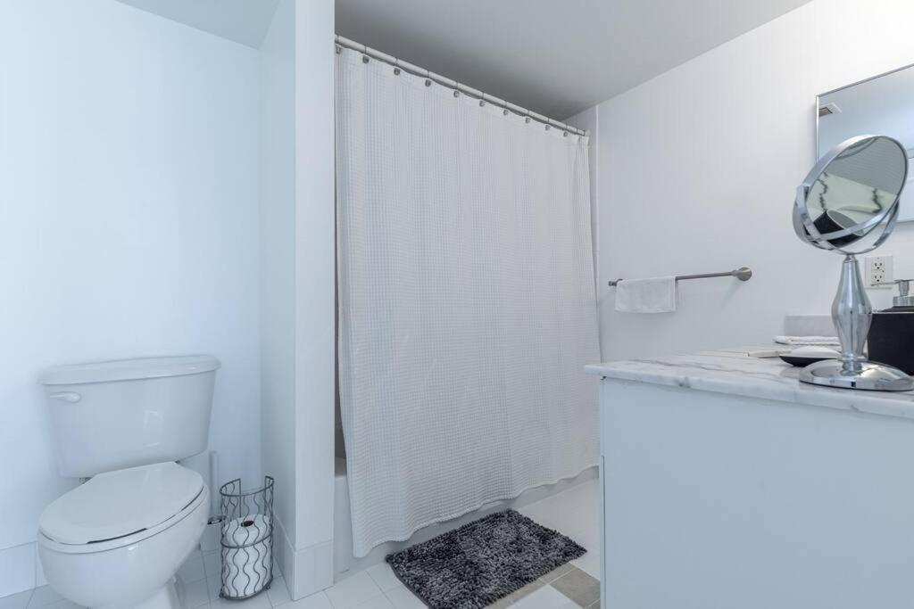Spacious 29th Floor 1 Bed 1 Bth Brickell Ocean View *