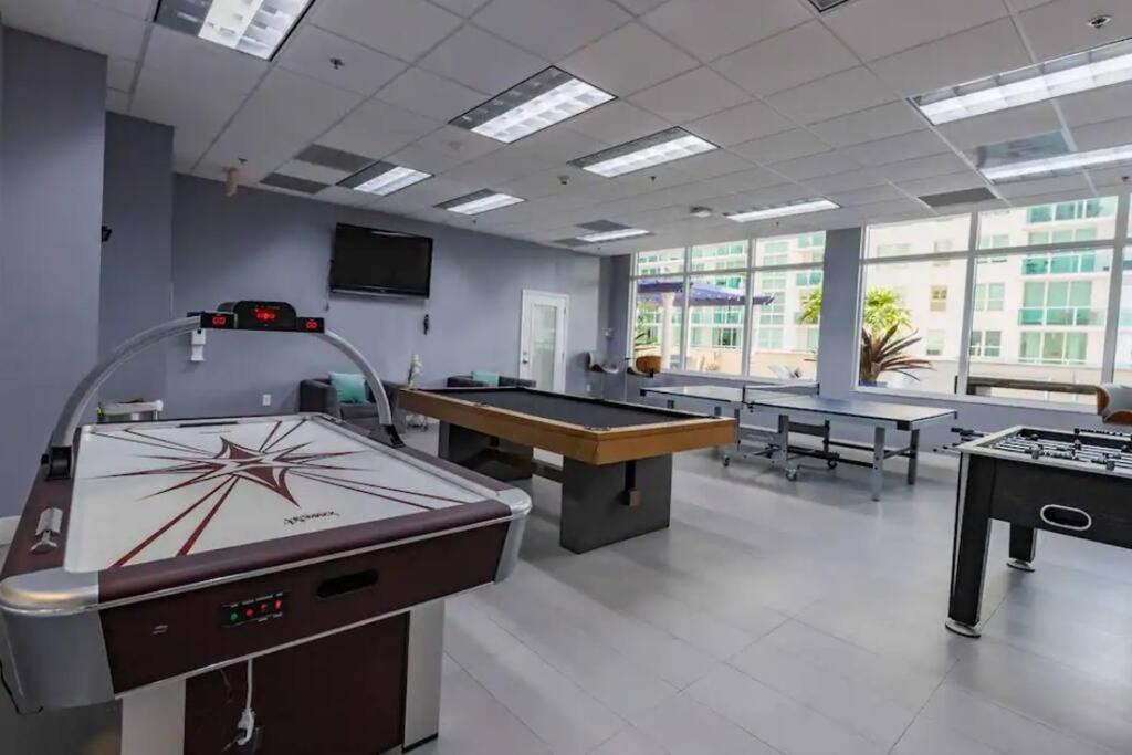 Spacious 29th Floor 1 Bed 1 Bth Brickell Ocean View Miami