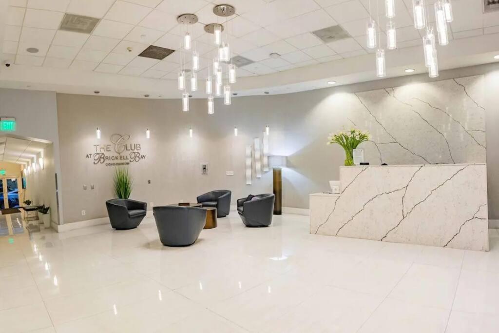 Spacious 29th Floor 1 Bed 1 Bth Brickell Ocean View Miami