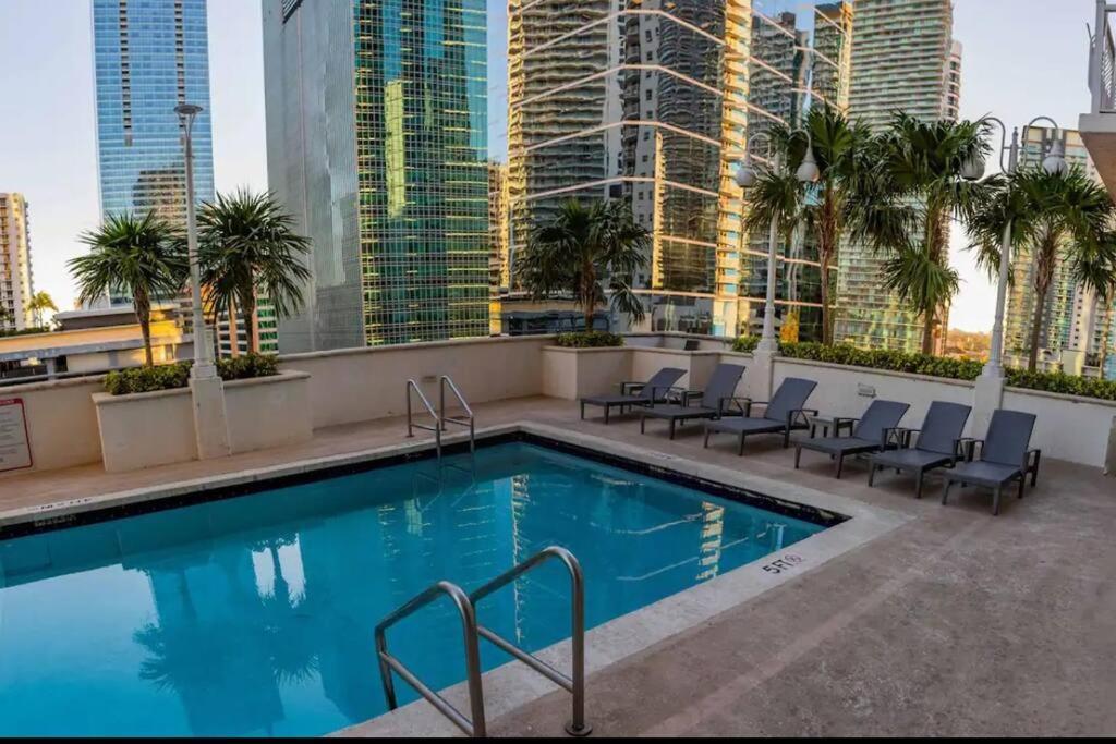 Spacious 29th Floor 1 Bed 1 Bth Brickell Ocean View
