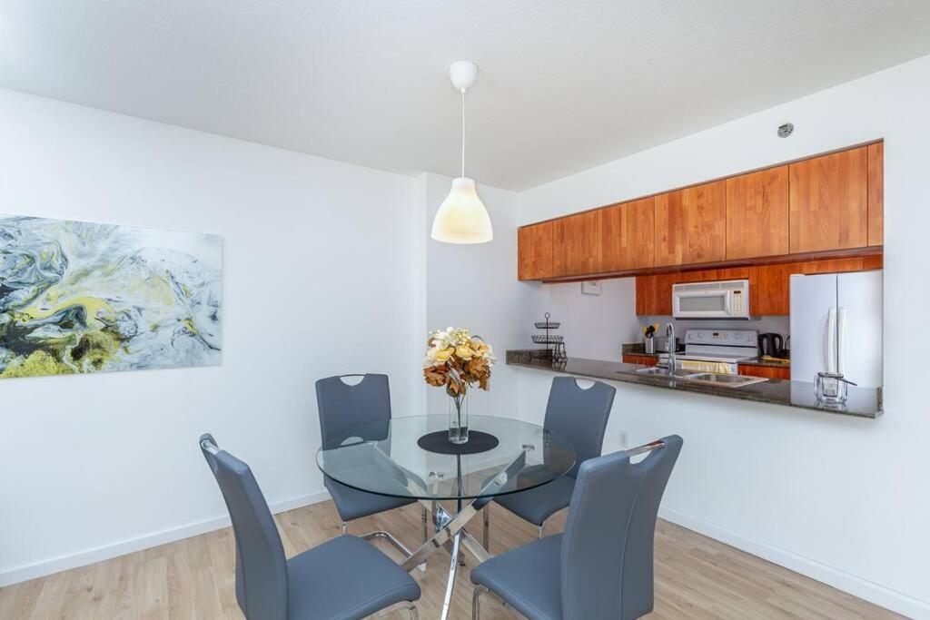 Spacious 29th Floor 1 Bed 1 Bth Brickell Ocean View Miami