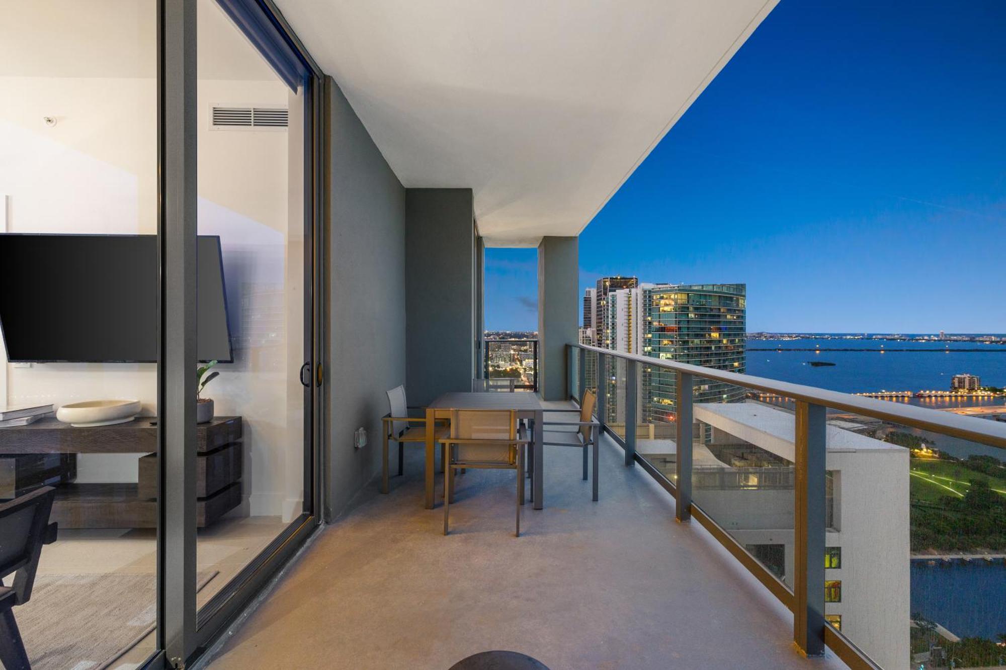Apartment Free Parking! Ph Luxury 3br In Downtown *