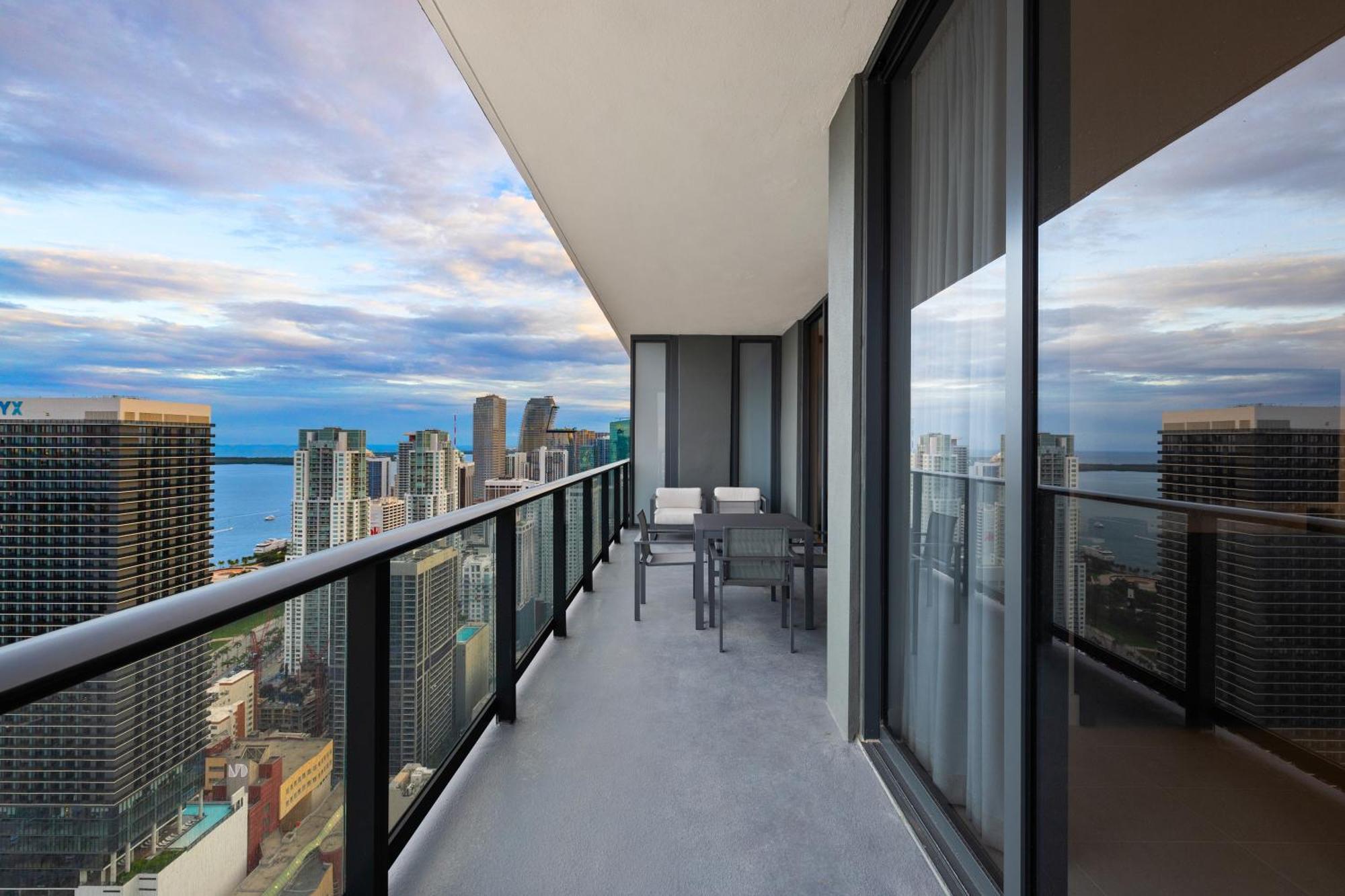 Free Parking! Ph Luxury 3br In Downtown