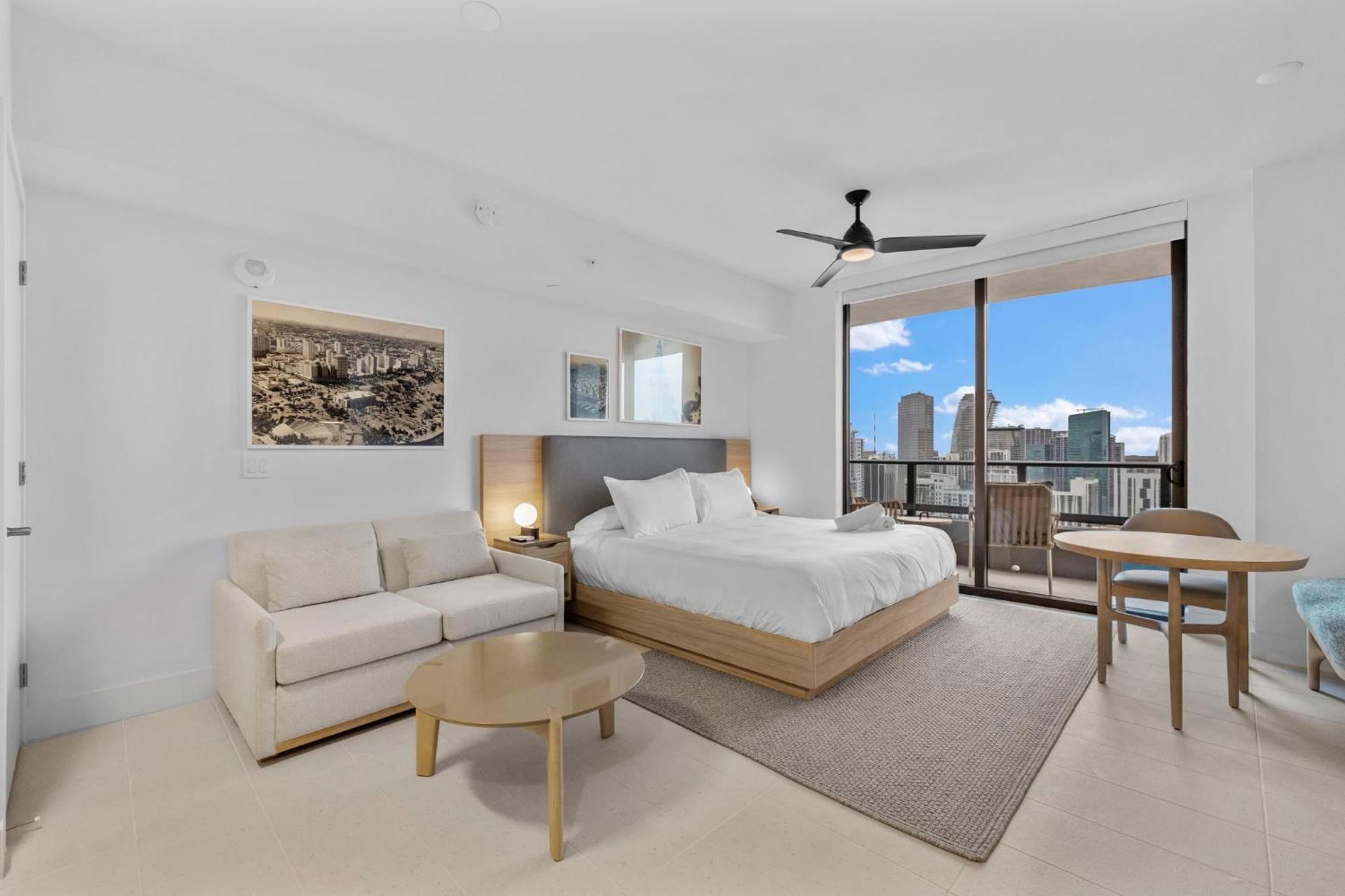 Apartment Free Parking! In Downtown Miami