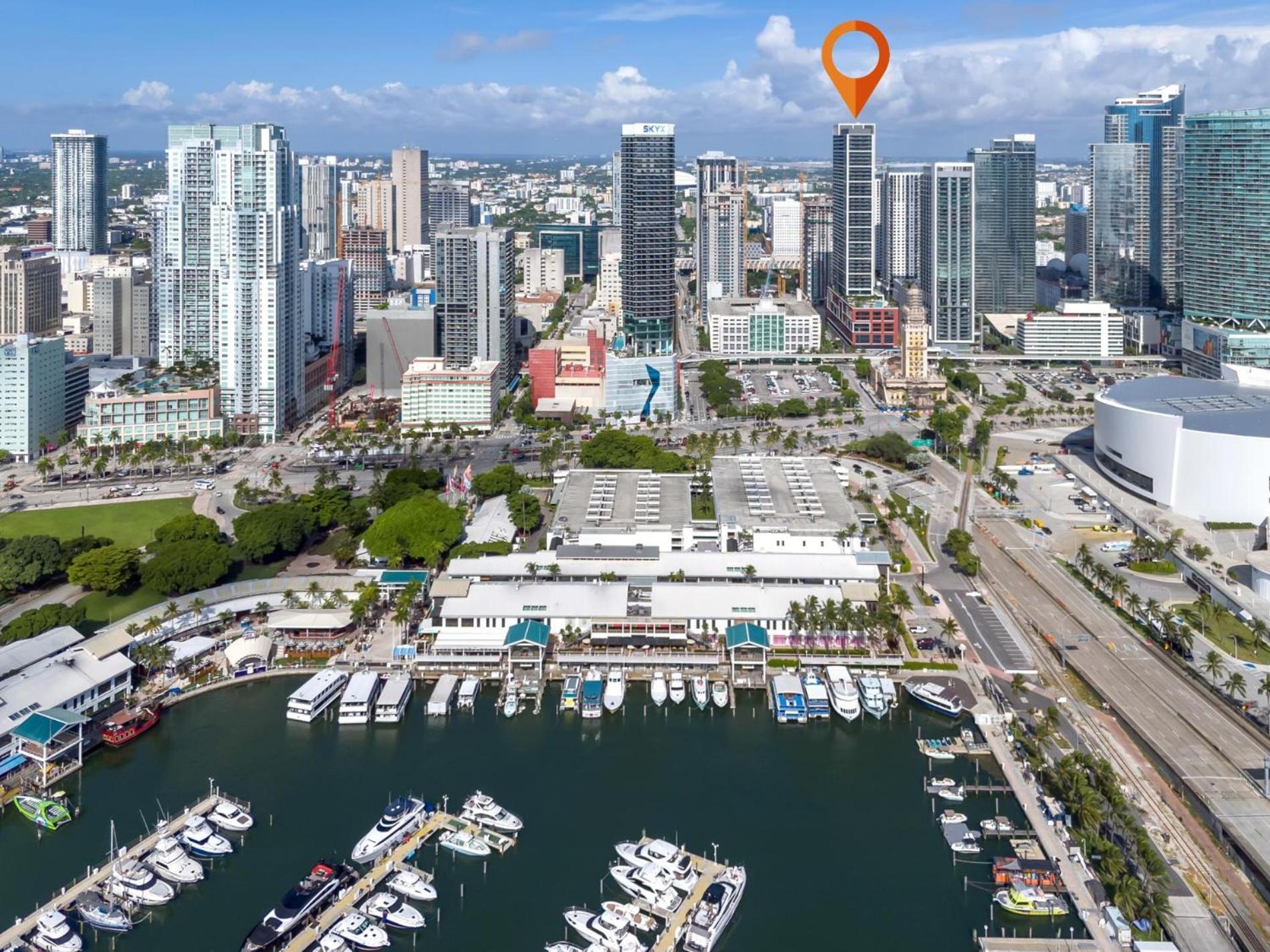 Modern 1 Bed On The 42nd- Heart Of Downtown Apartment Miami
