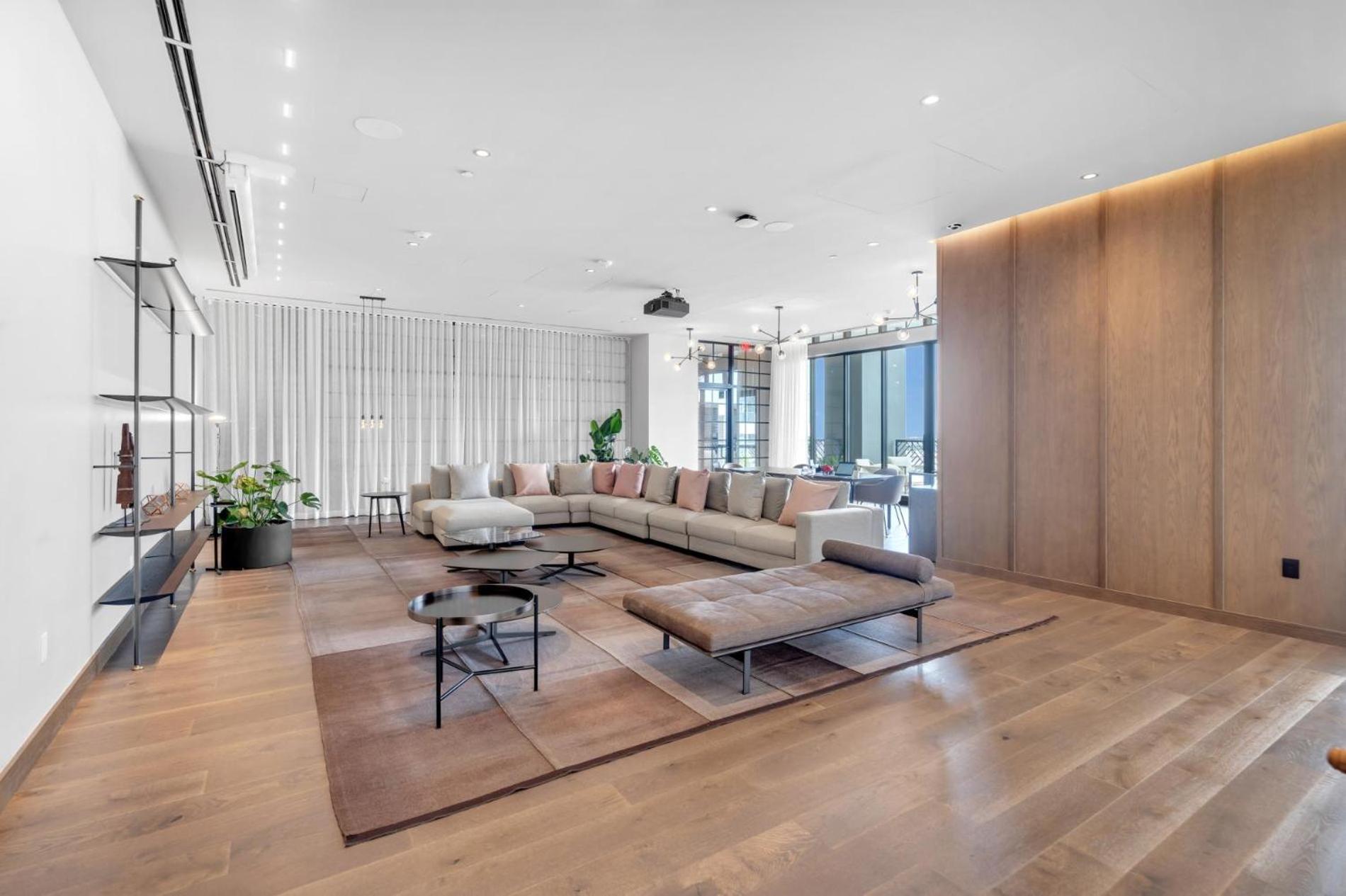 Modern 1 Bed On The 42nd- Heart Of Downtown Apartment Miami
