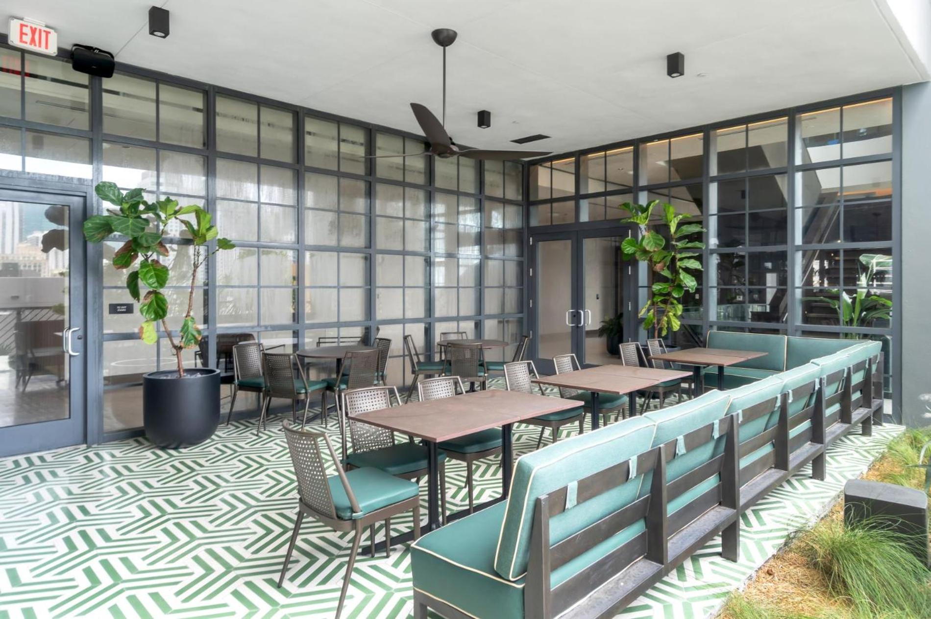 Modern 1 Bed On The 42nd- Heart Of Downtown * Miami