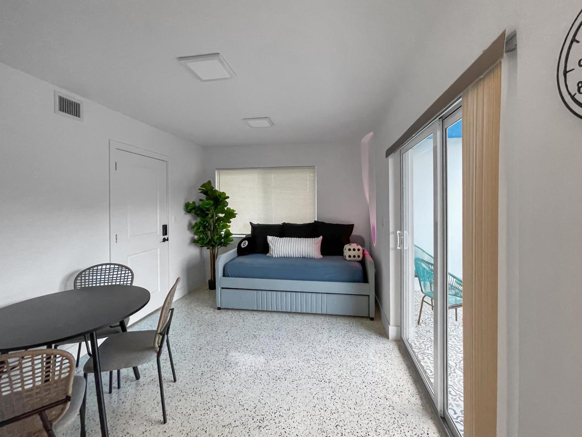 Apartment Newly Remodeled Full