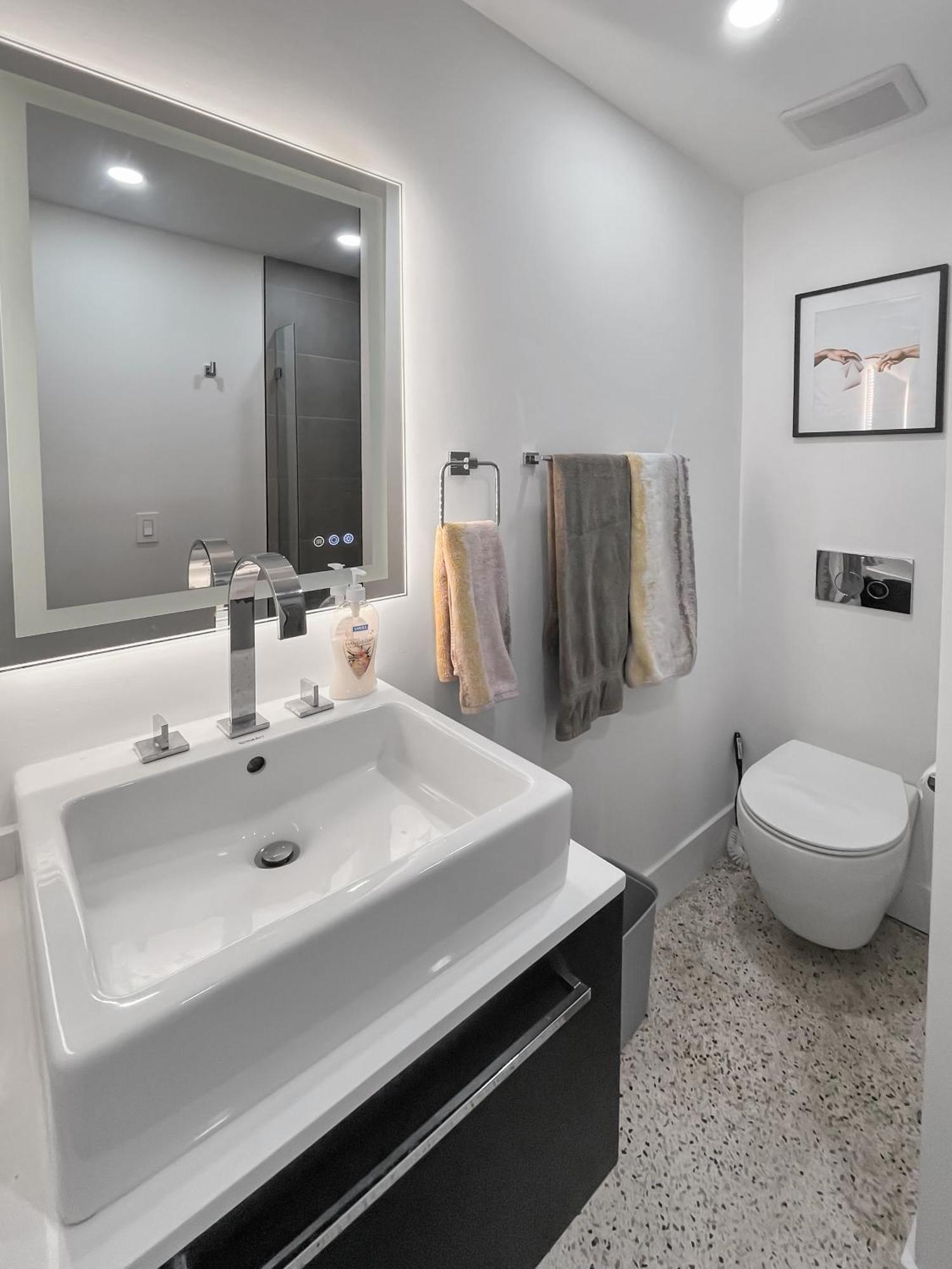 Apartment Newly Remodeled Full Miami
