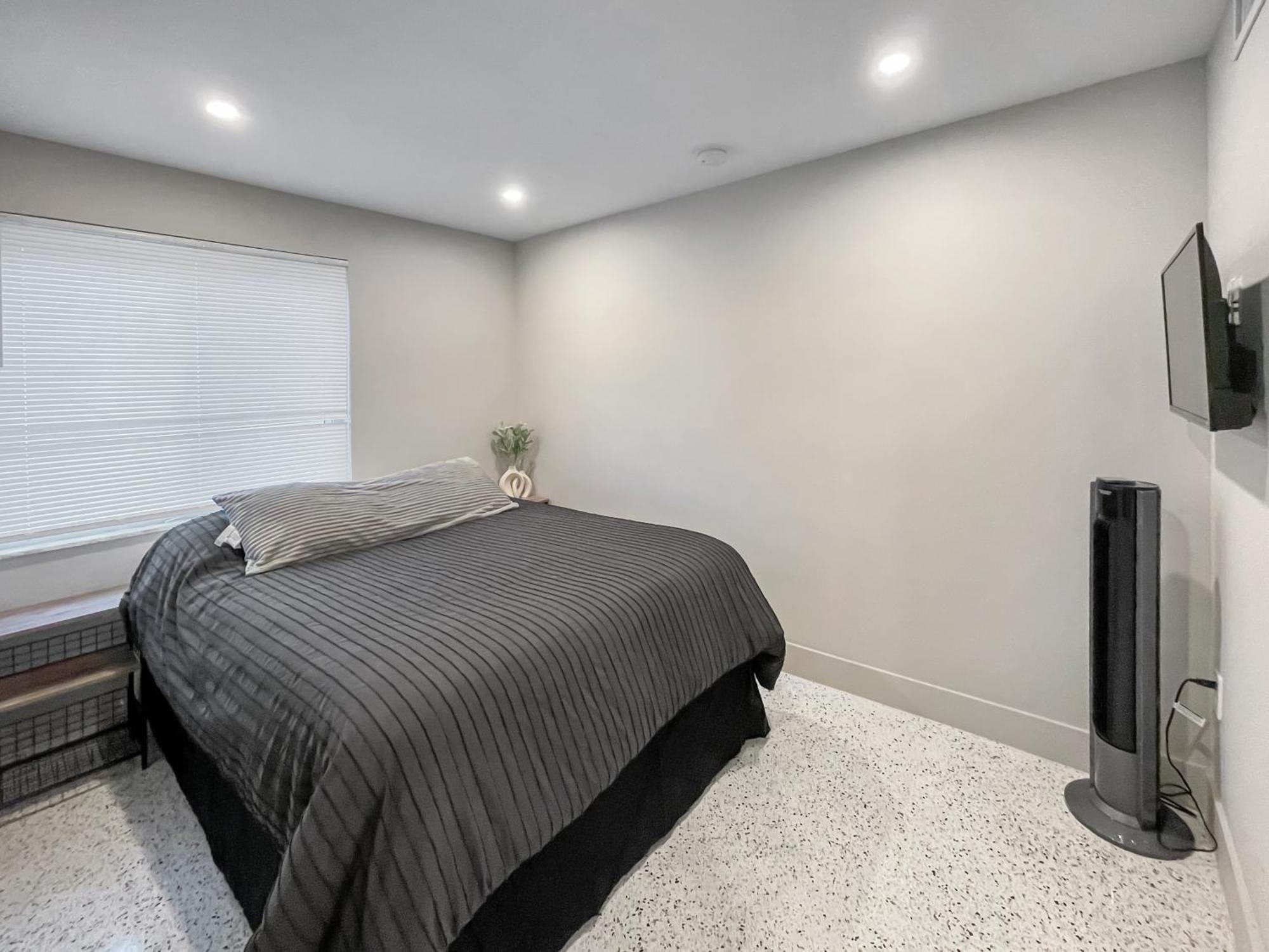 Newly Remodeled Full Apartment Miami