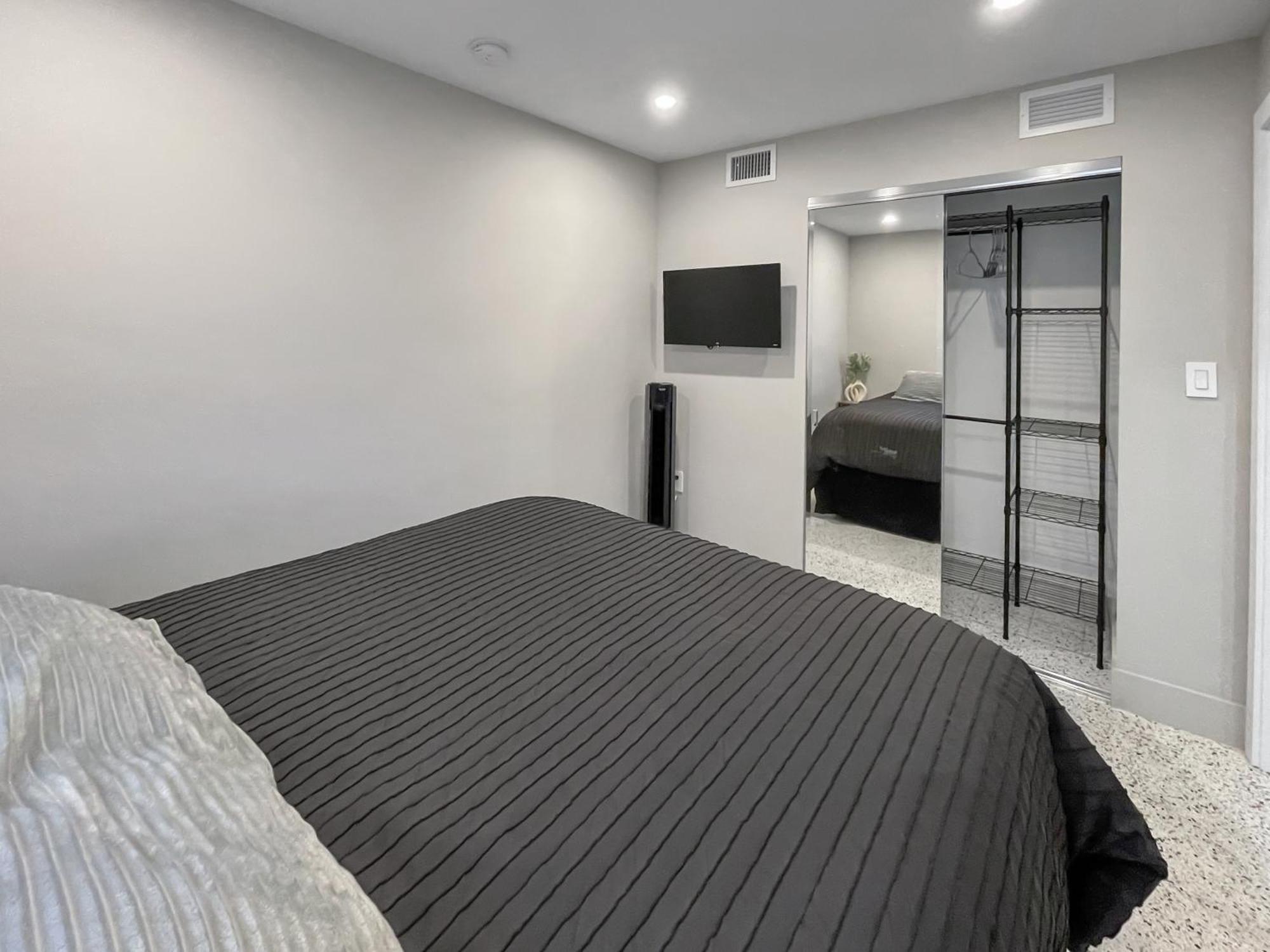 Newly Remodeled Full *