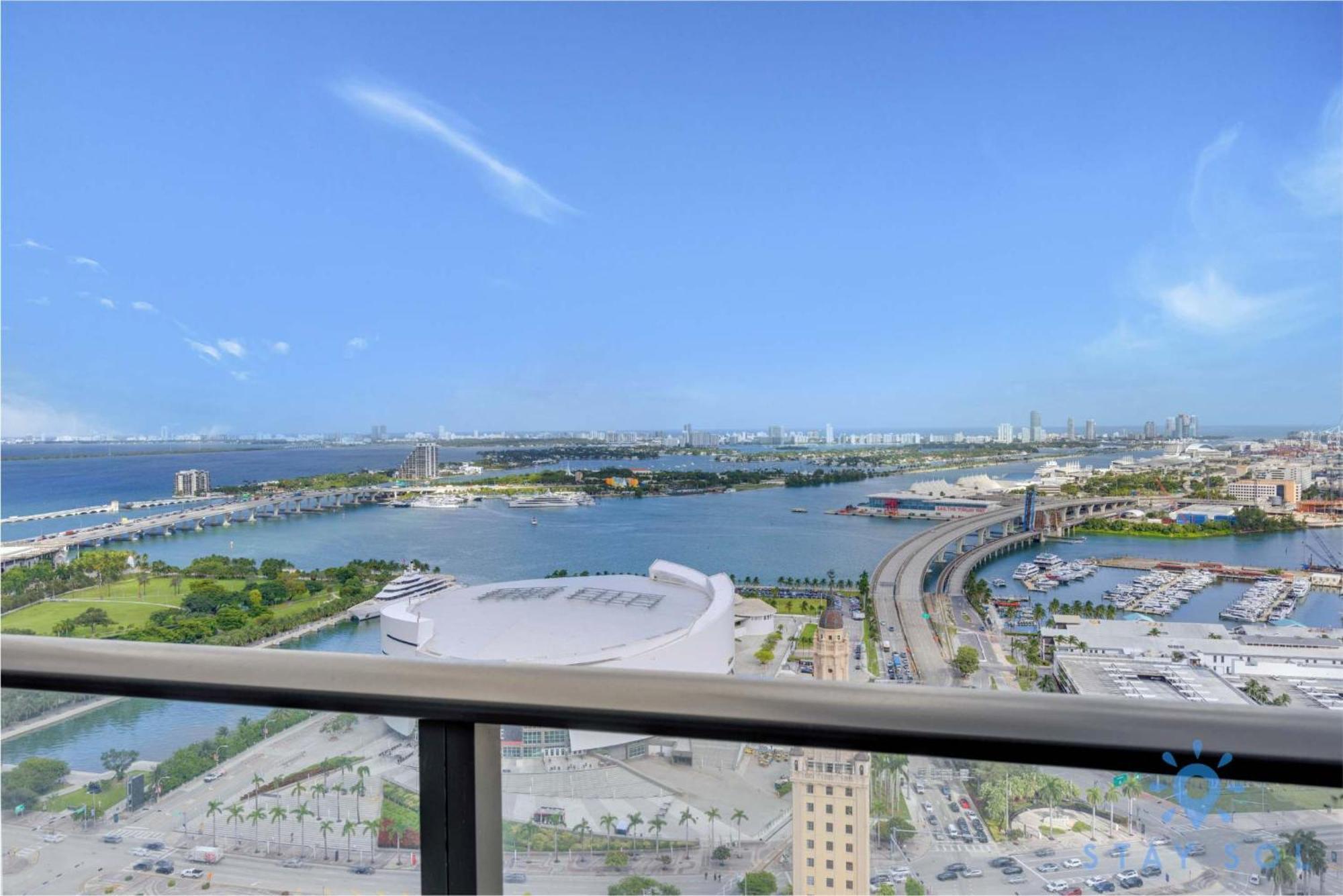 3br-3 Bth - Gym & Pool Apartment Miami