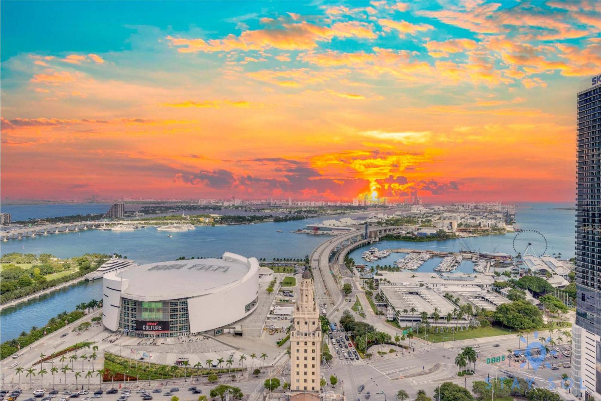 3br-3 Bth - Gym & Pool Miami