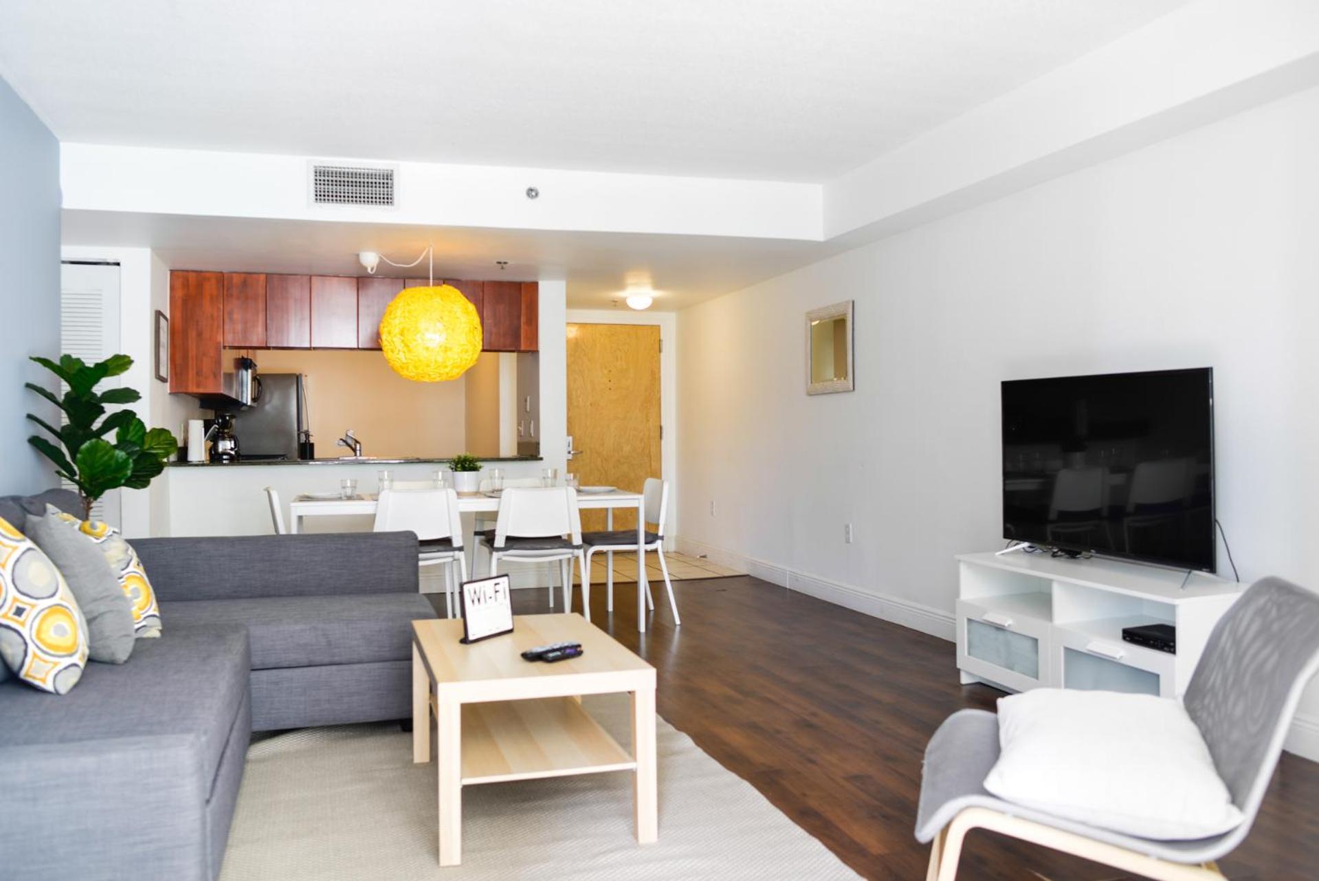 Amazing Brickell With Ocean-pool View Apartment