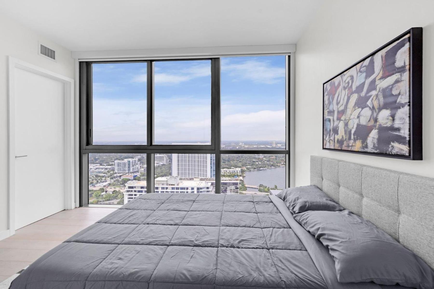 Luxury Corner Unit With Stunning Bay Views Miami
