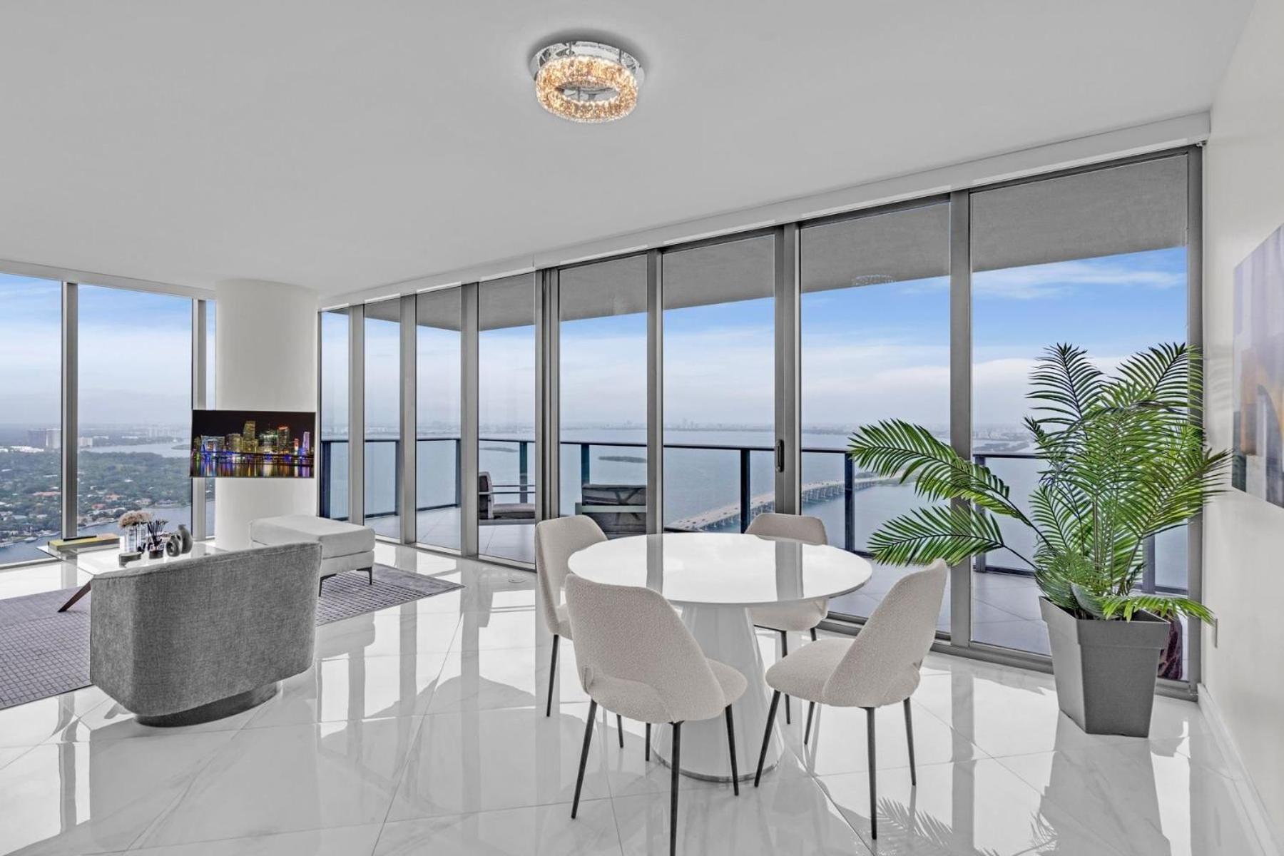 Luxury Corner Unit With Stunning Bay Views * Miami