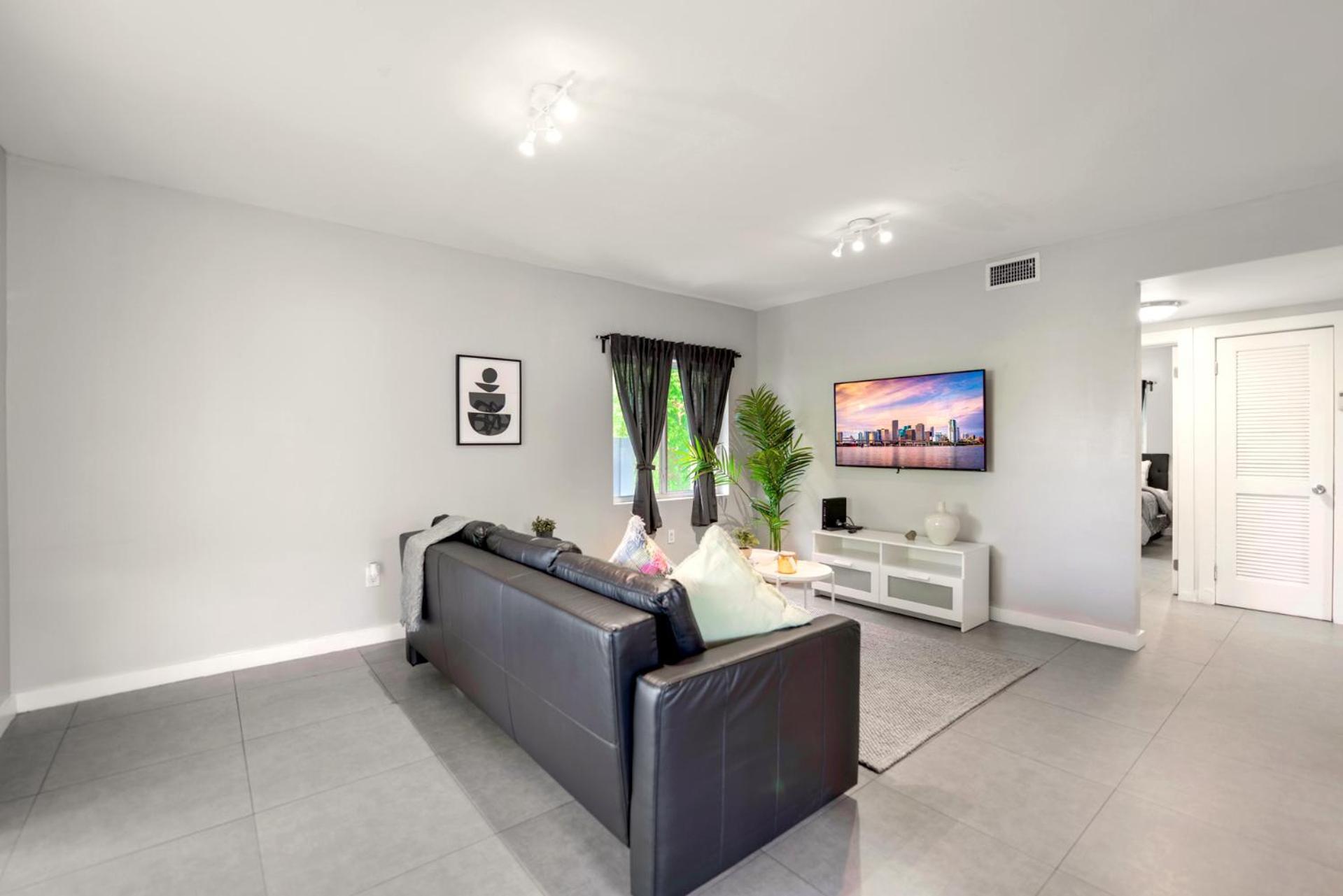 Spacious East Duplex Delightful Miami
