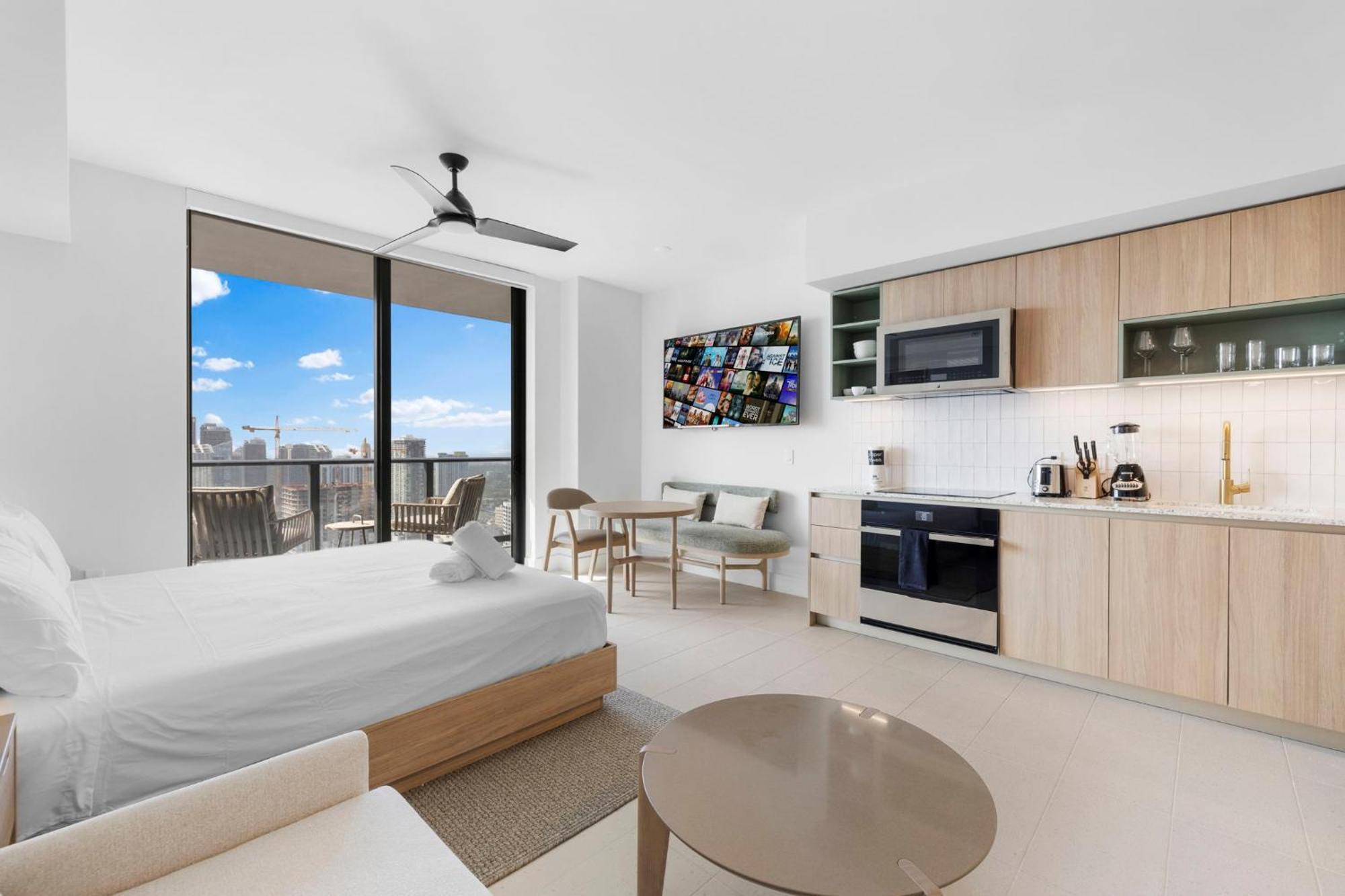 Apartment Luxury On 47th! Floor In Downtown Miami