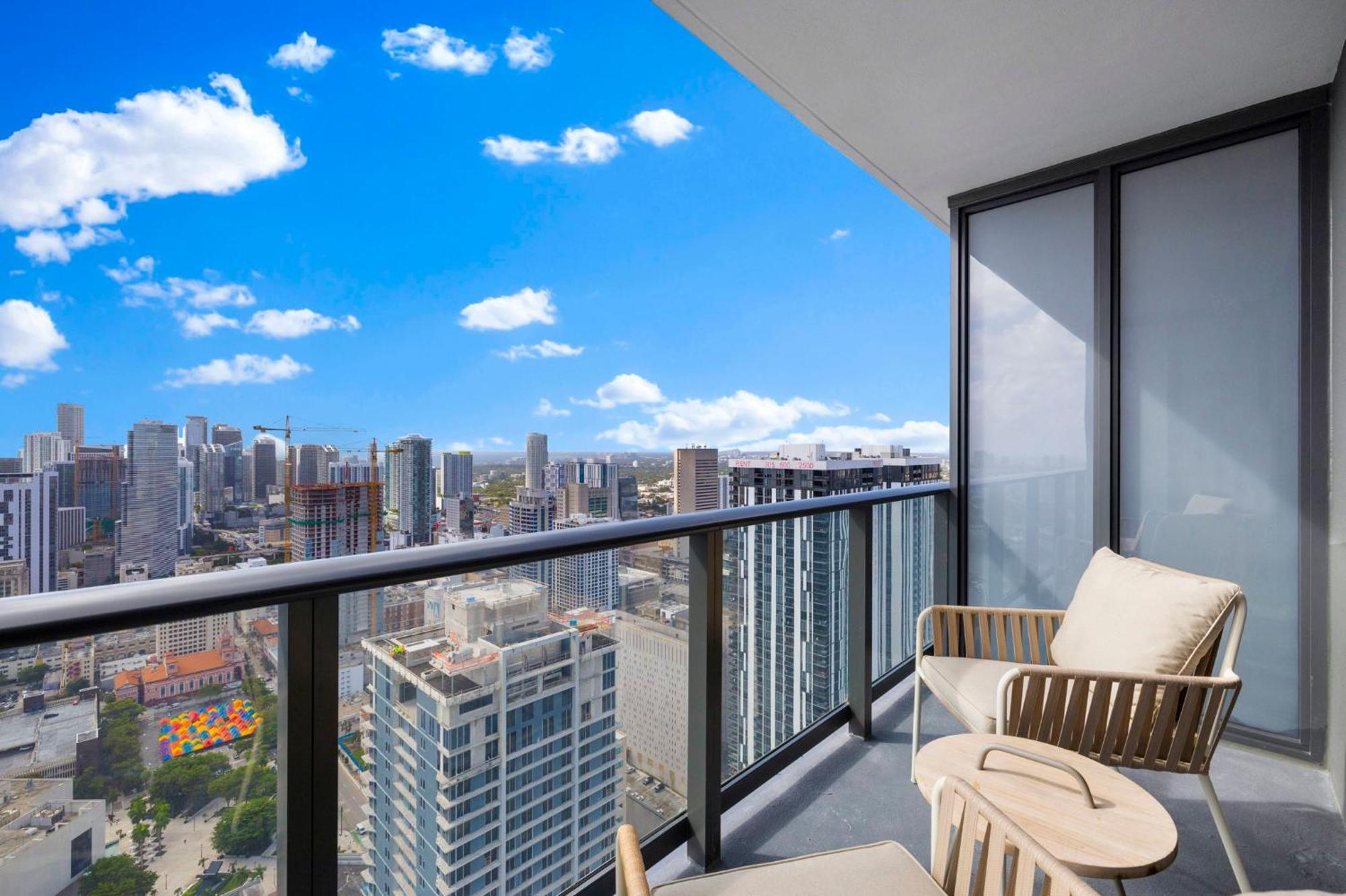 Apartment Luxury On 47th! Floor In Downtown