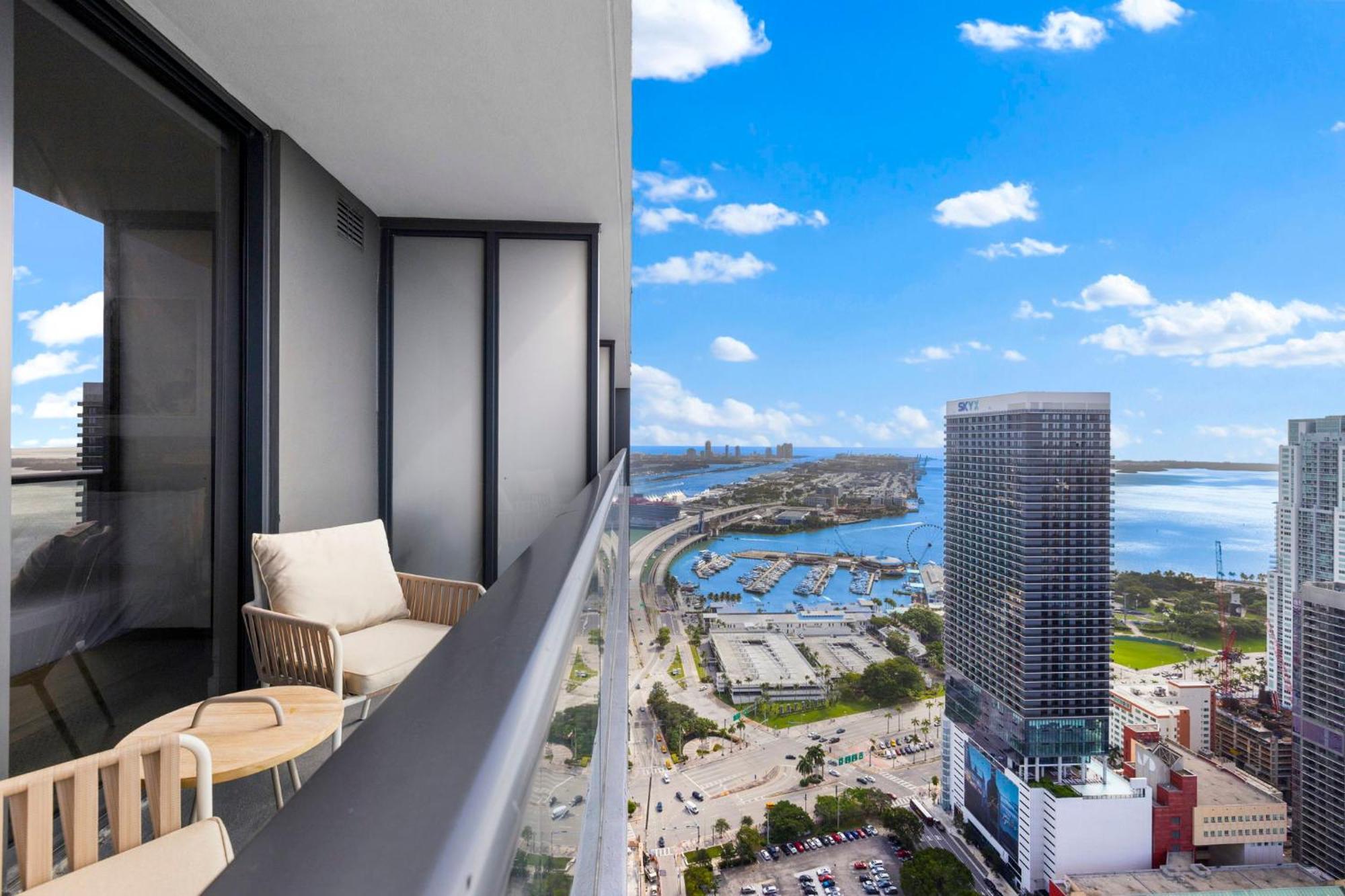 Luxury On 47th! Floor In Downtown * Miami