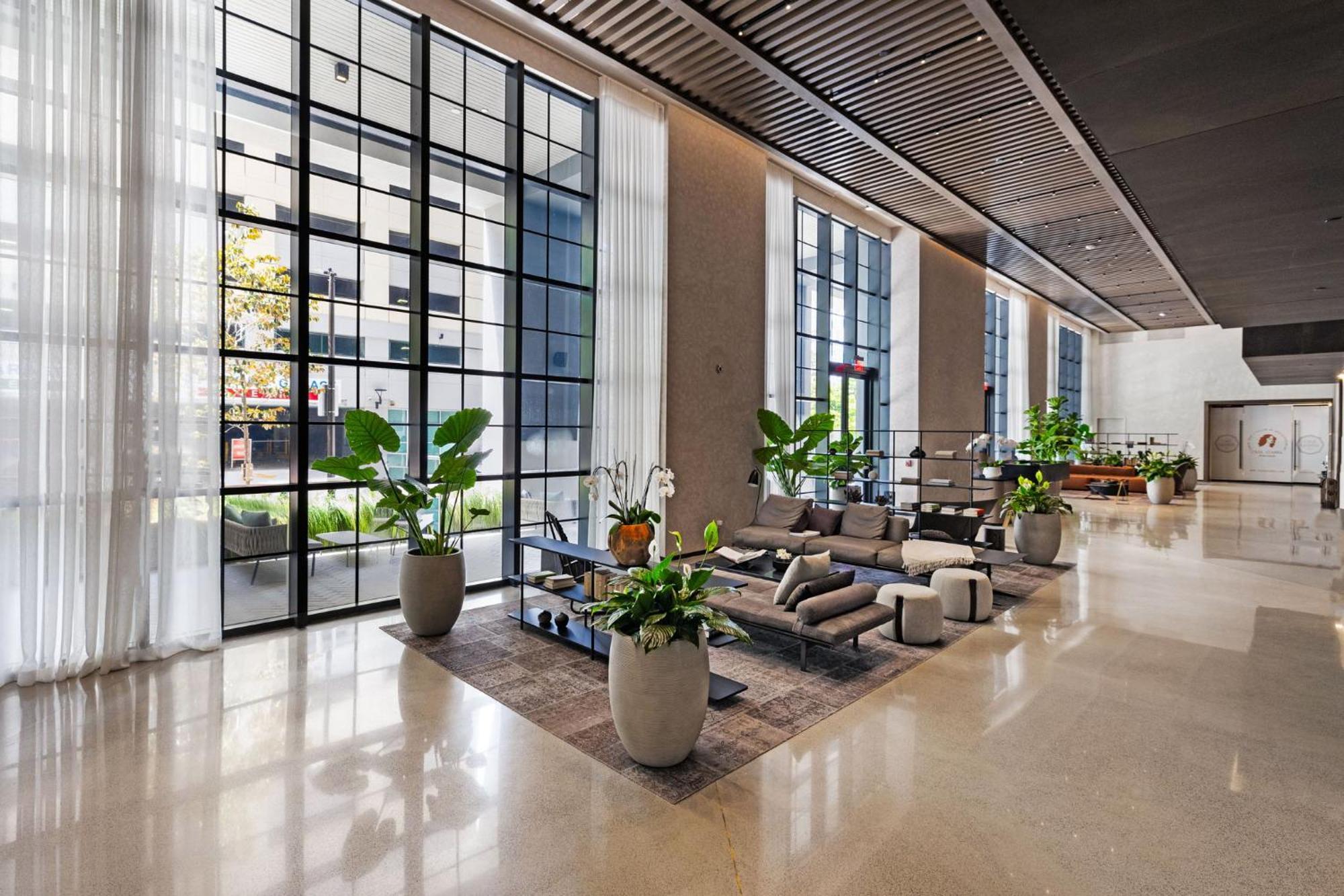 Apartment On 47th Floor! With Amenities *