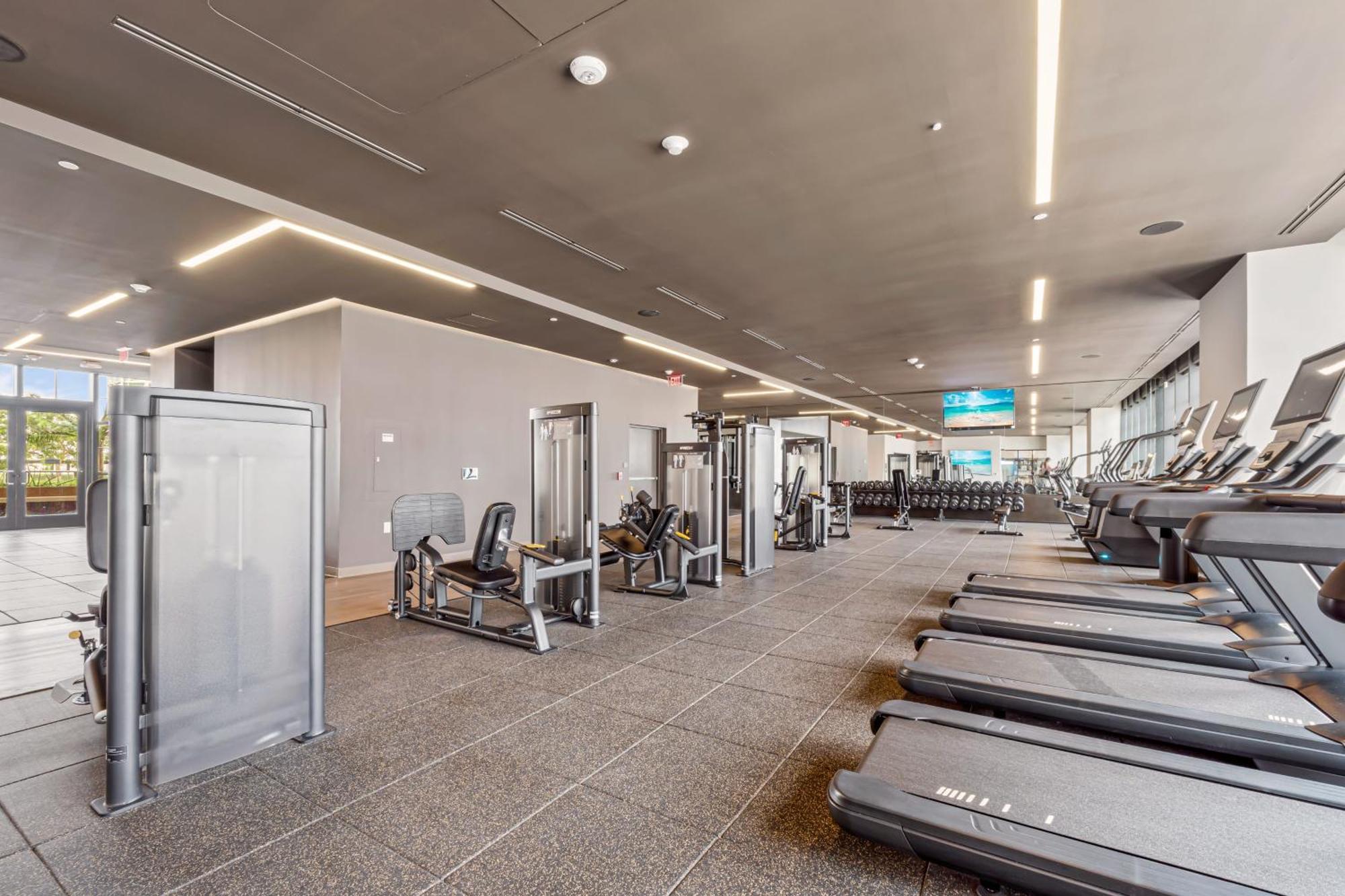 On 47th Floor! With Amenities Apartment Miami