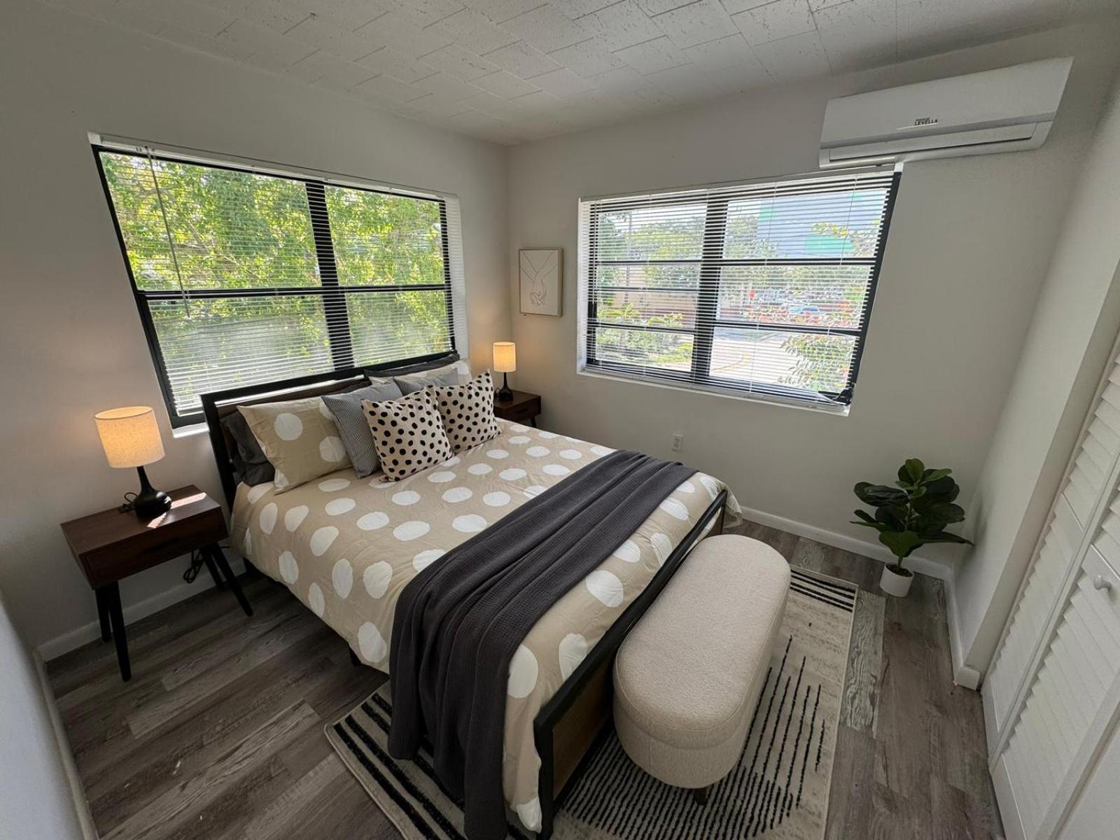 Fully Equipped With Parking Near Cocowalk Apartment Miami