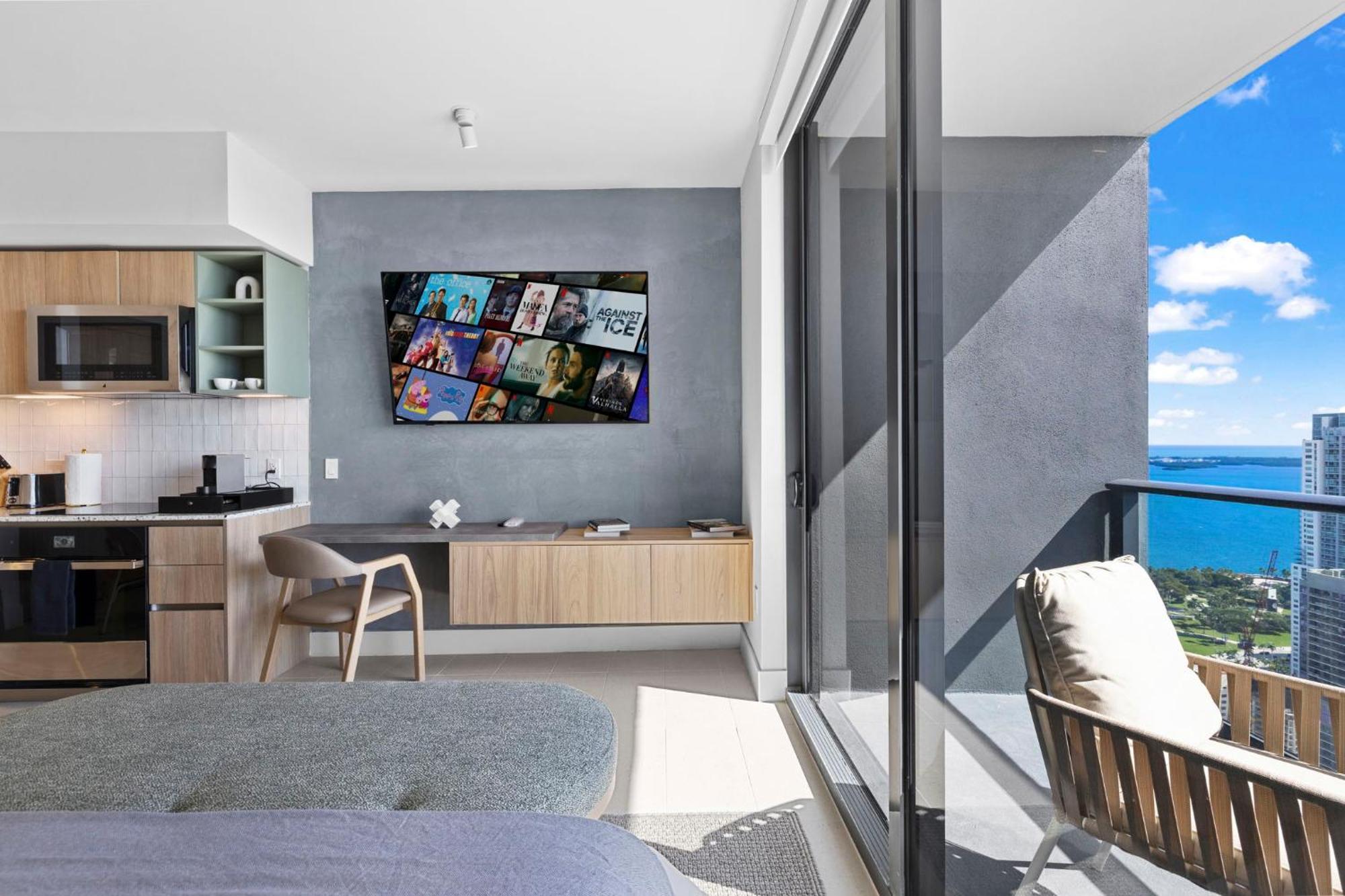 Apartment On 47th Floor! With Amenities