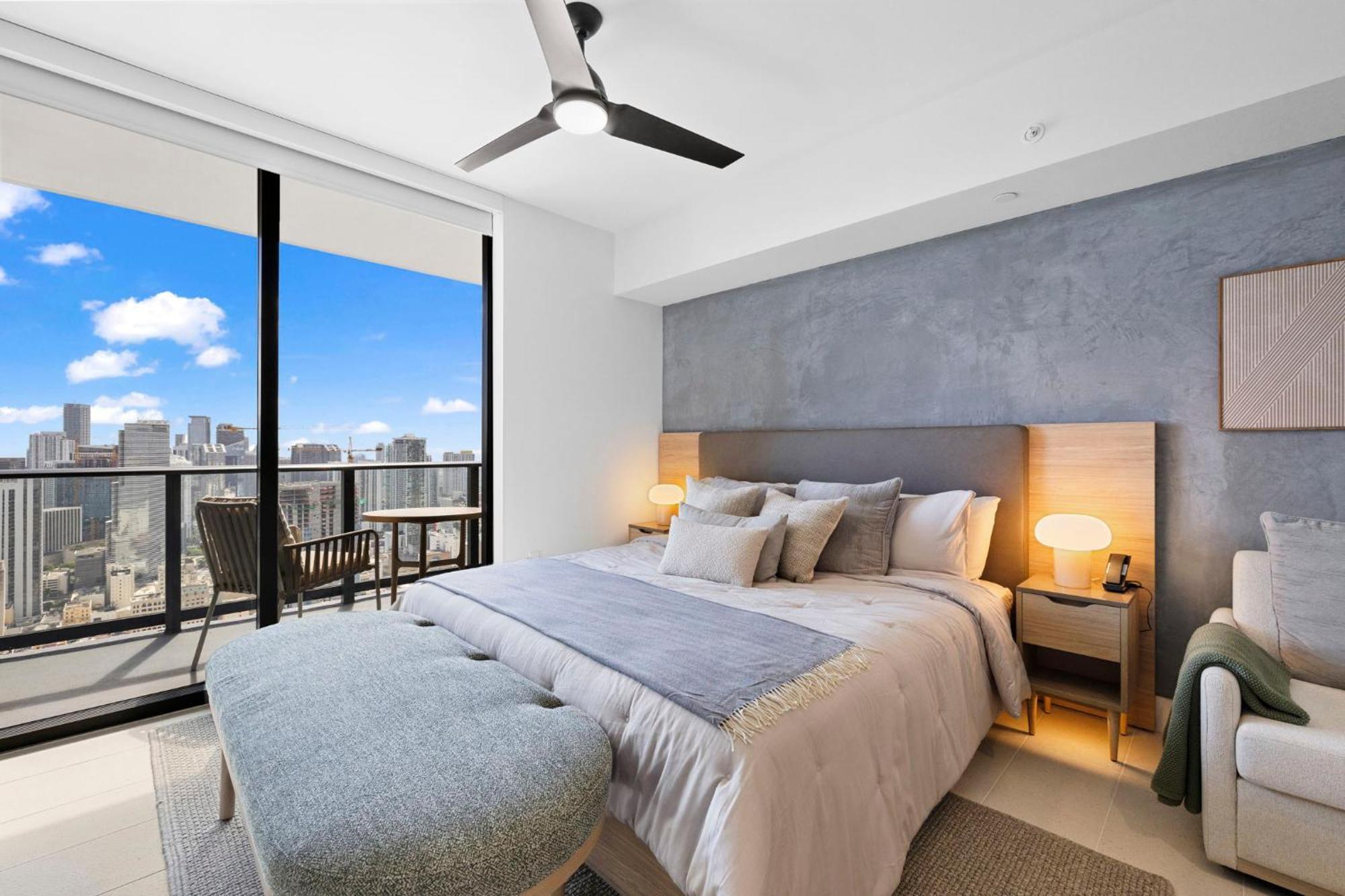 Apartment On 47th Floor! With Amenities Miami