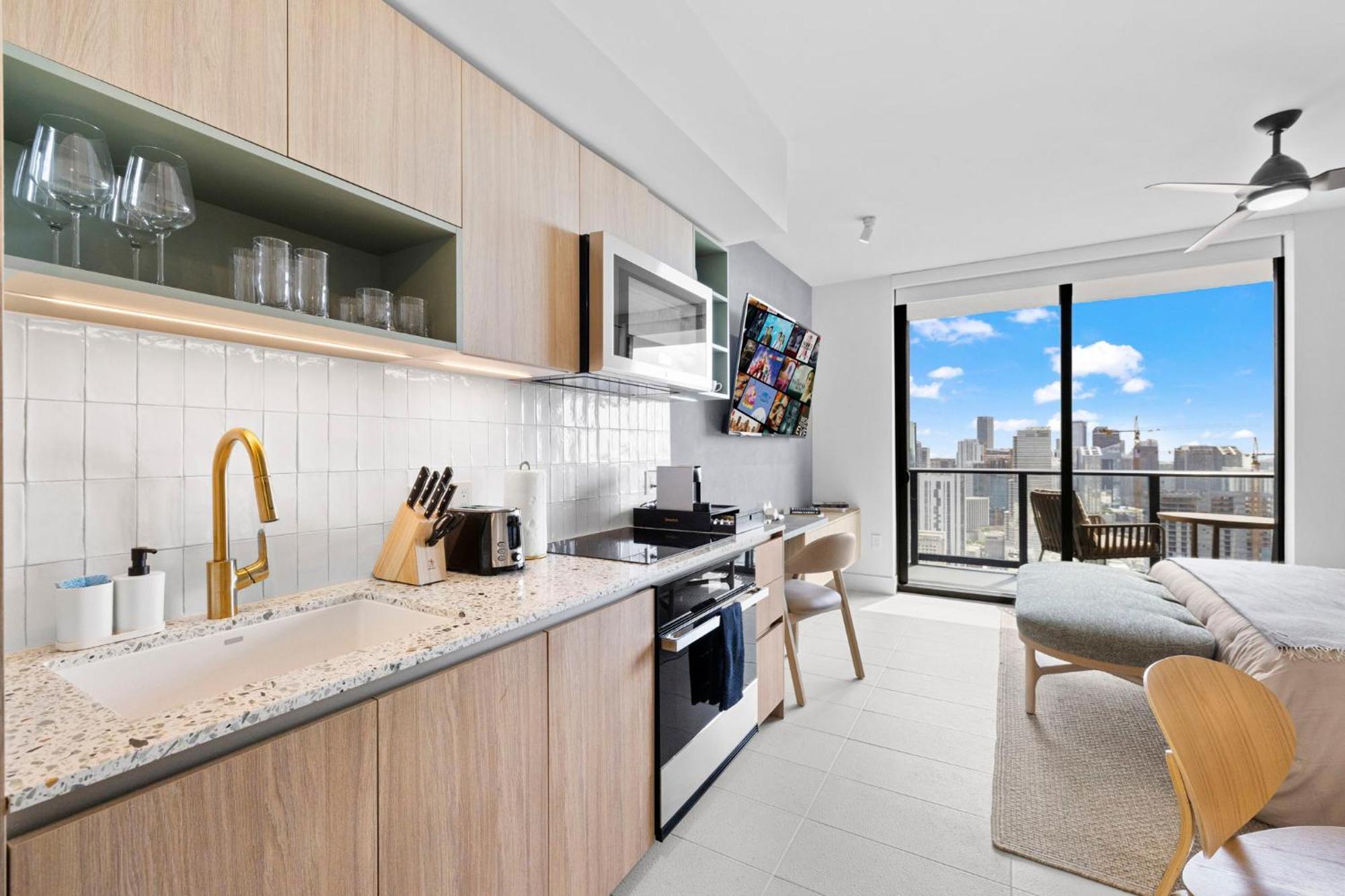 On 47th Floor! With Amenities Apartment Miami