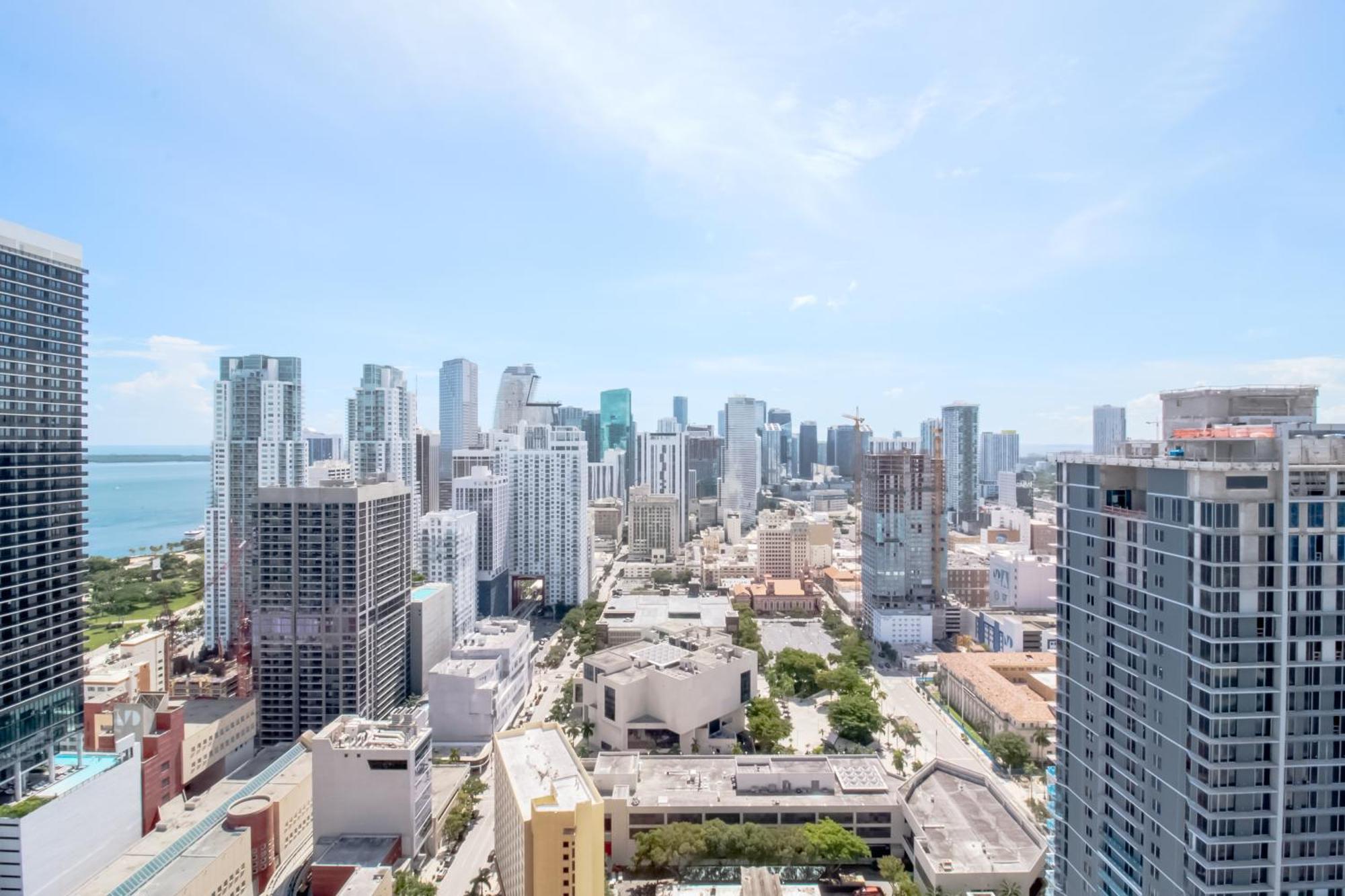 Luxurious 3 Bedroom With A View Miami
